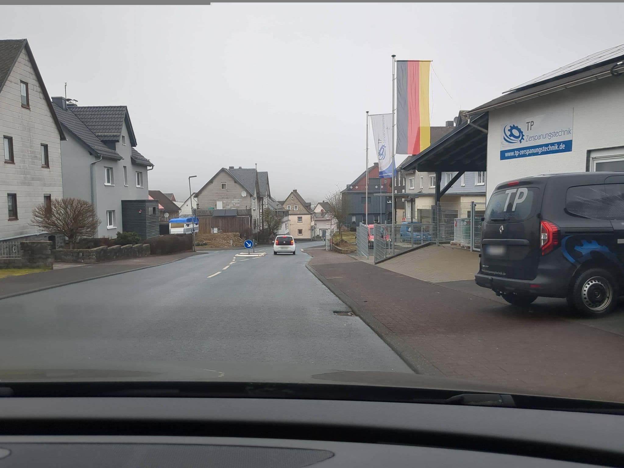 Street view near Melanie Strömmer, Dillenburg — © akinogermany (CC BY-SA · Mapillary)