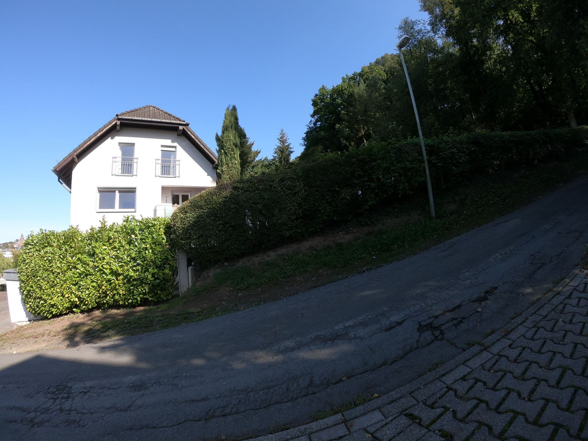 Street view near Ferienwohnung Am Kalsmunt, Wetzlar — © grinninghamster (CC BY-SA · Mapillary)