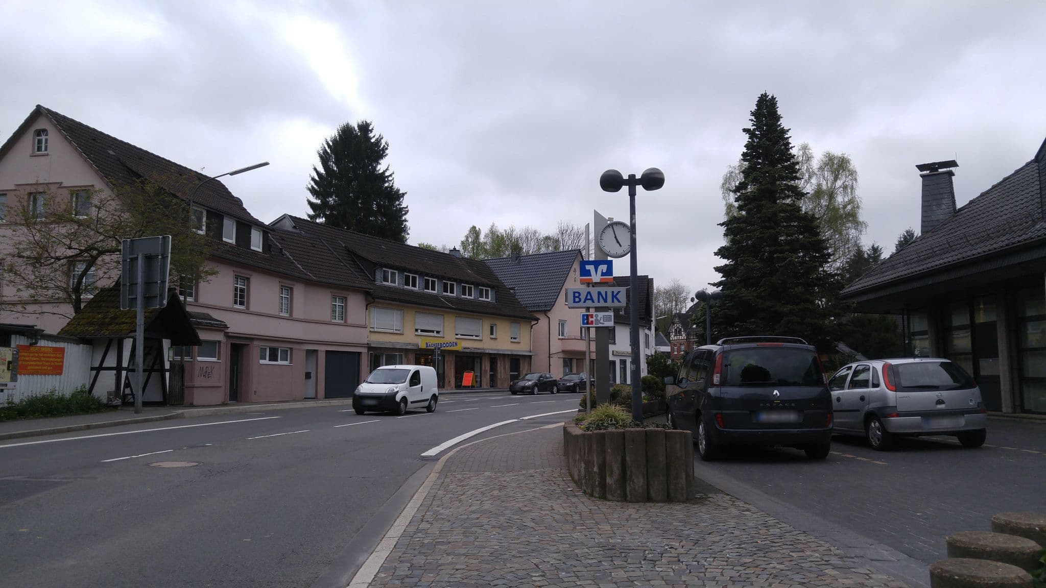 Street view near Denklinger Hof, Waldbröl — © dmarci (CC BY-SA · Mapillary)