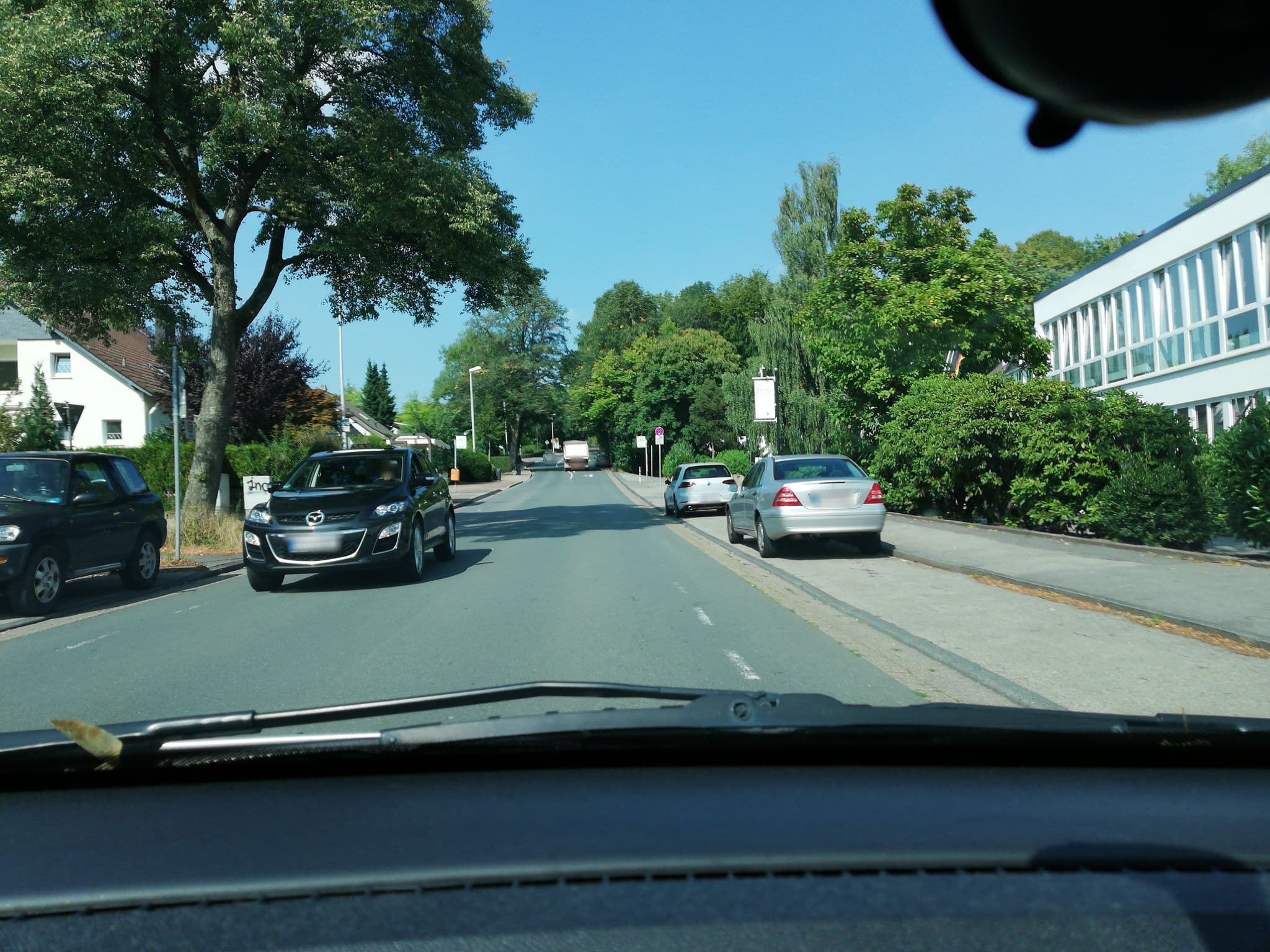 Street view near Hotel Fritz Betriebs, Schwelm — © thoschi (CC BY-SA · Mapillary)