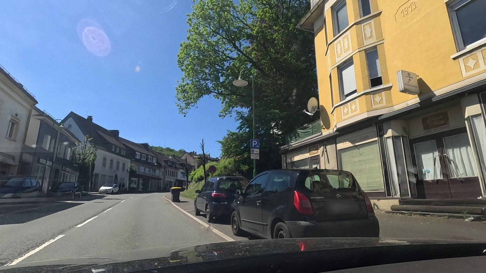 Street view near Hotel Zum Alten Bahnhof, Kierspe — © uwekoch (CC BY-SA · Mapillary)