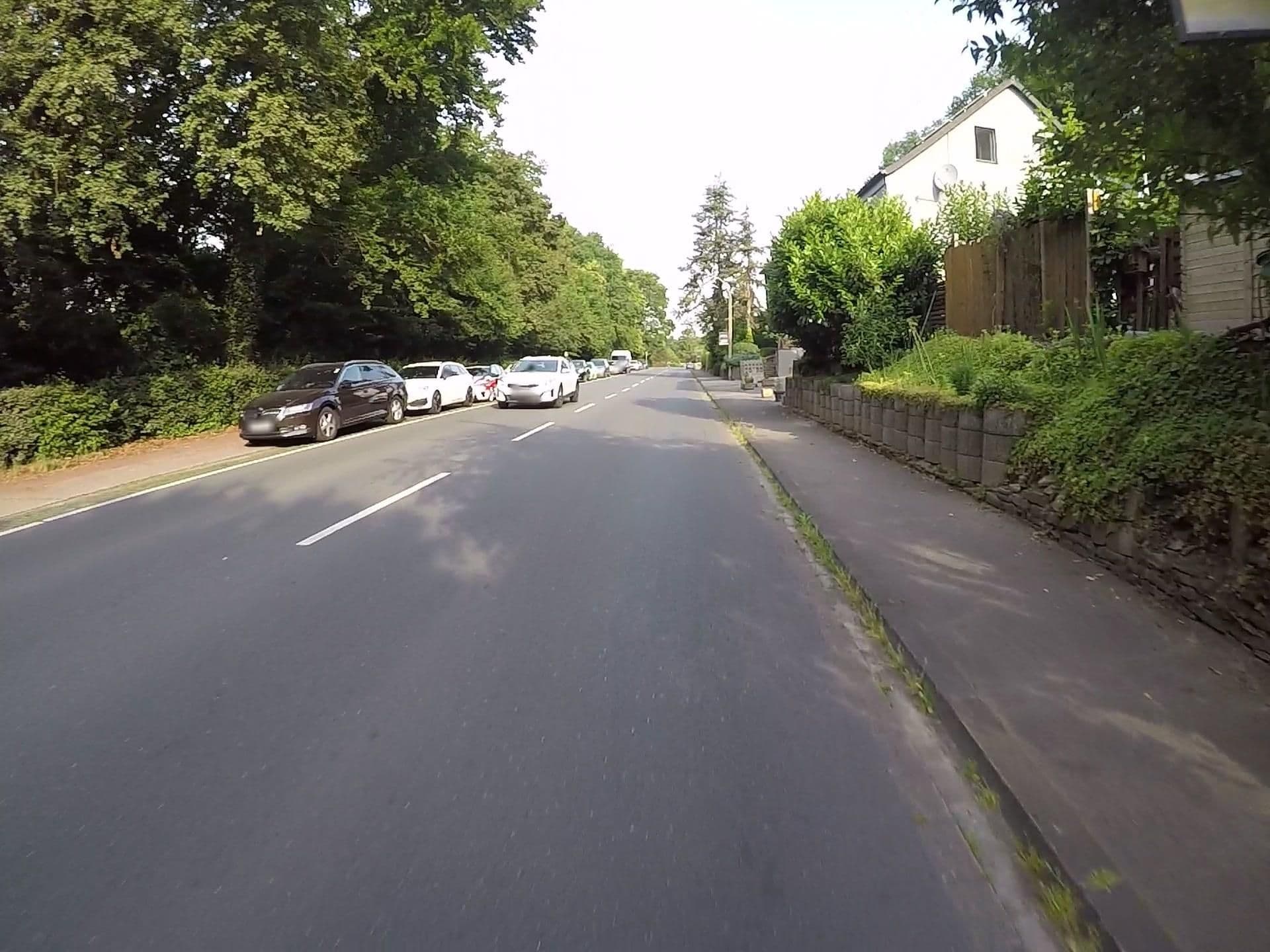 Street view near Grüner Blick, Querenburg — © bravewaffle (CC BY-SA · Mapillary)