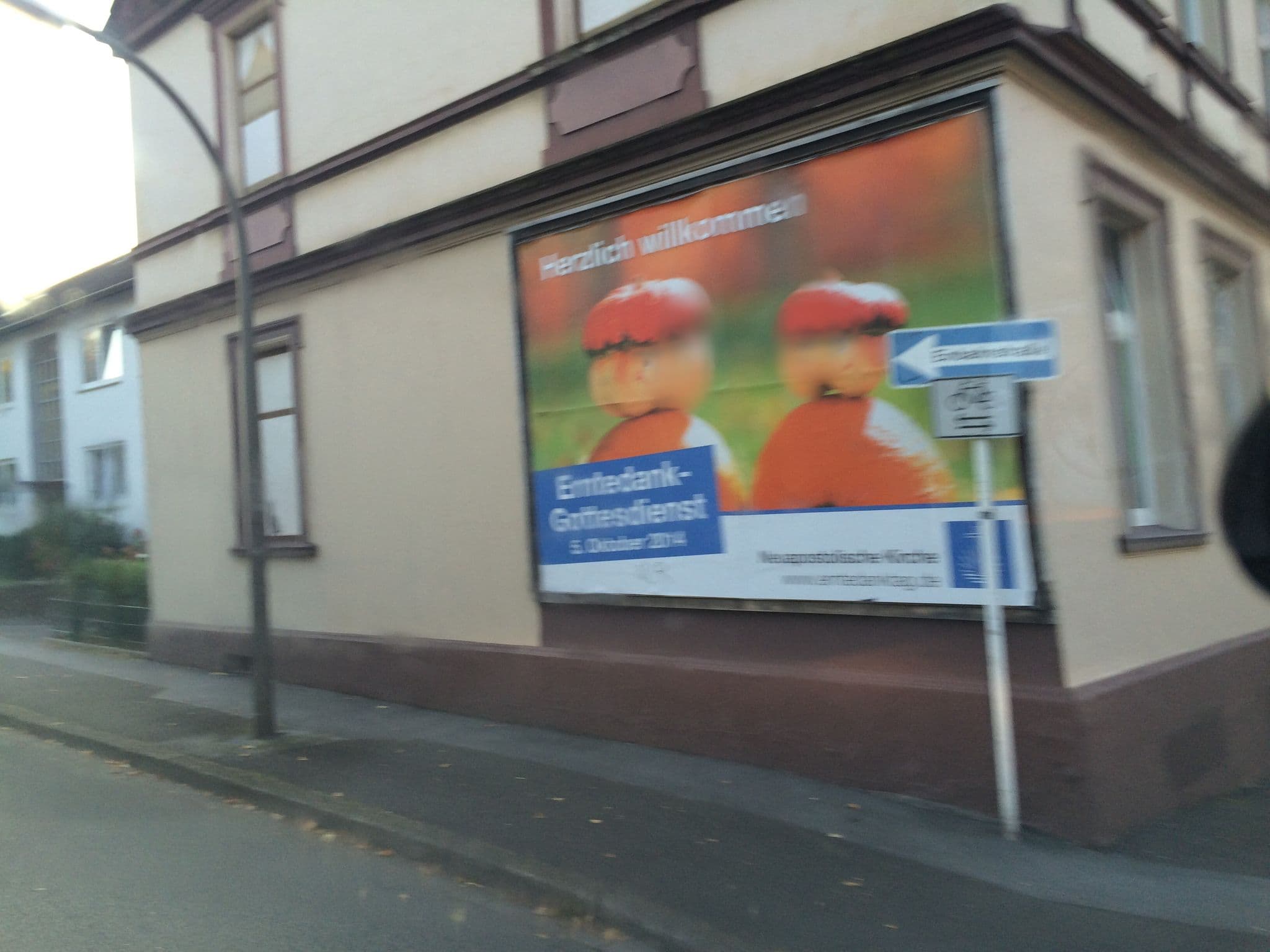Street view near Zu Hause bei Freunden, Hombruch — © mac_do (CC BY-SA · Mapillary)