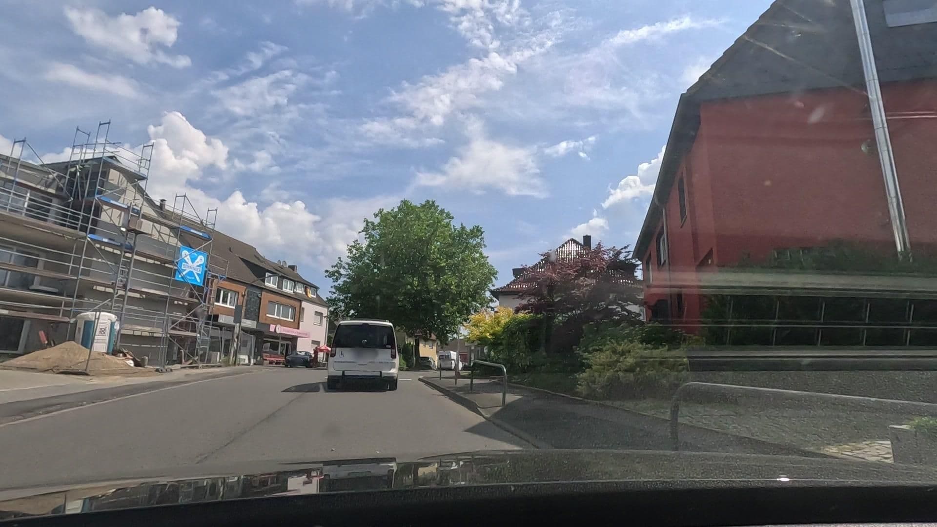 Street view near Pension L & N GmbH, Aplerbeck — © uwekoch (CC BY-SA · Mapillary)