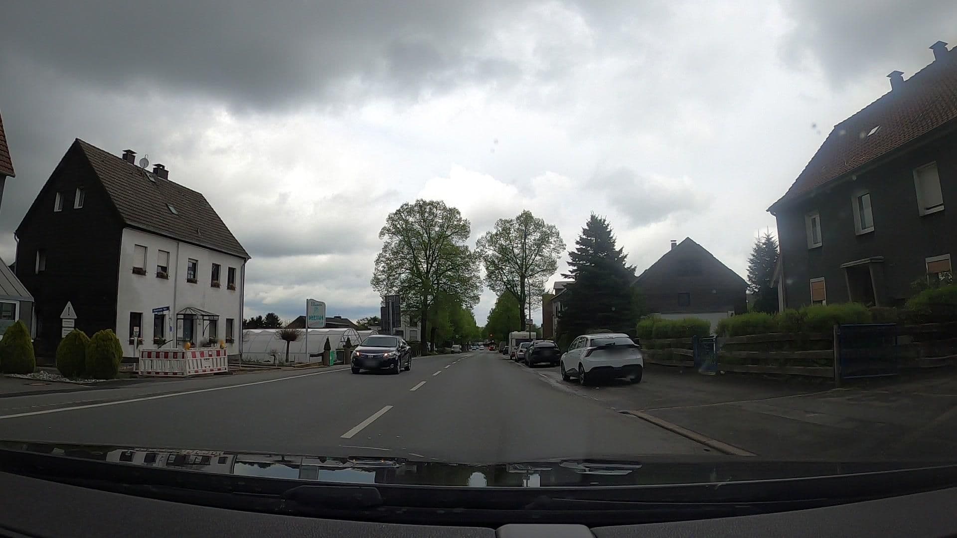 Street view near Café Bistro Bel-Veder, Berghofen — © uwekoch (CC BY-SA · Mapillary)