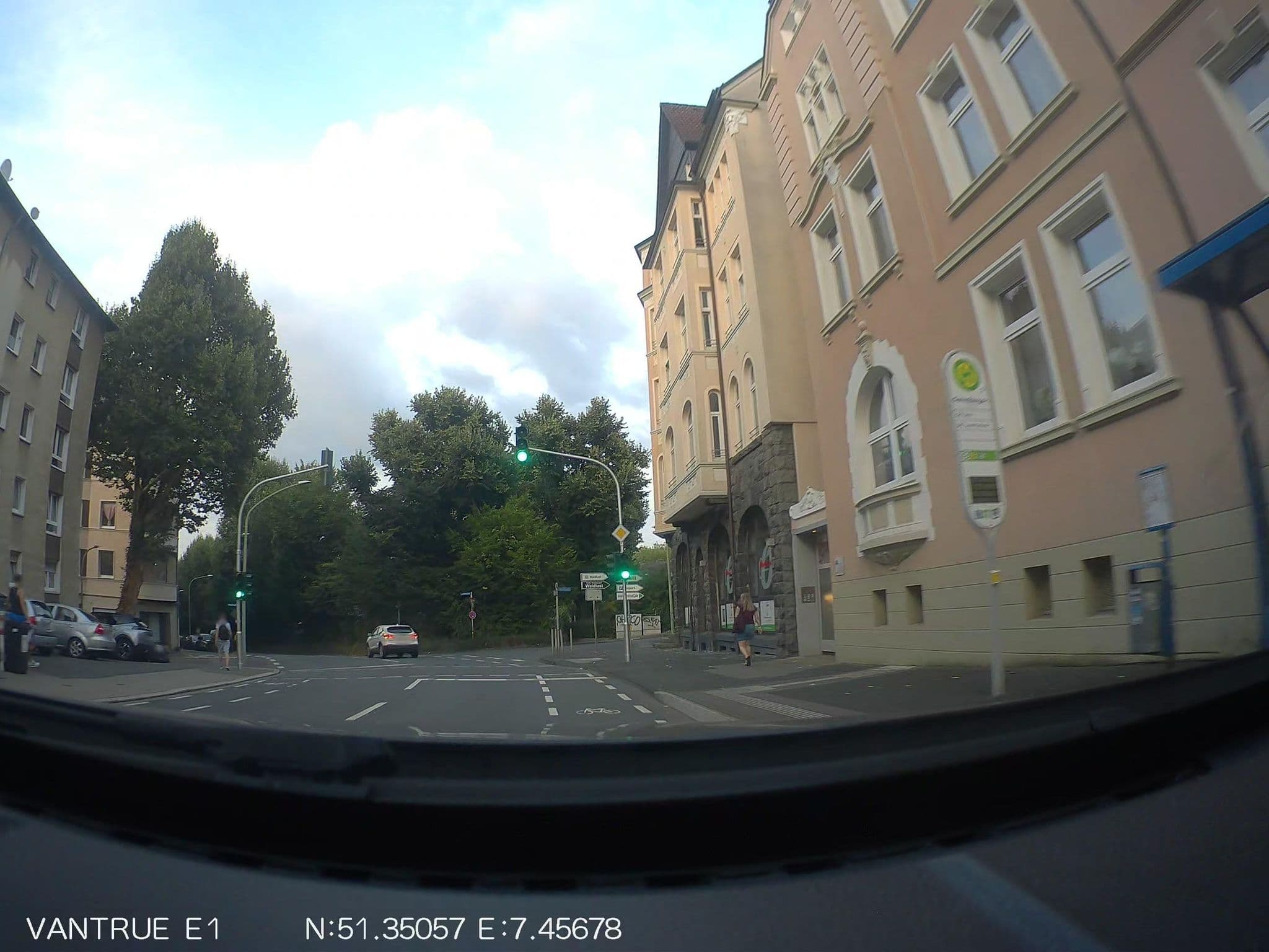 Street view near Tierpension Samtpfoetchen-Hotel, Hagen — © hiwi234 (CC BY-SA · Mapillary)