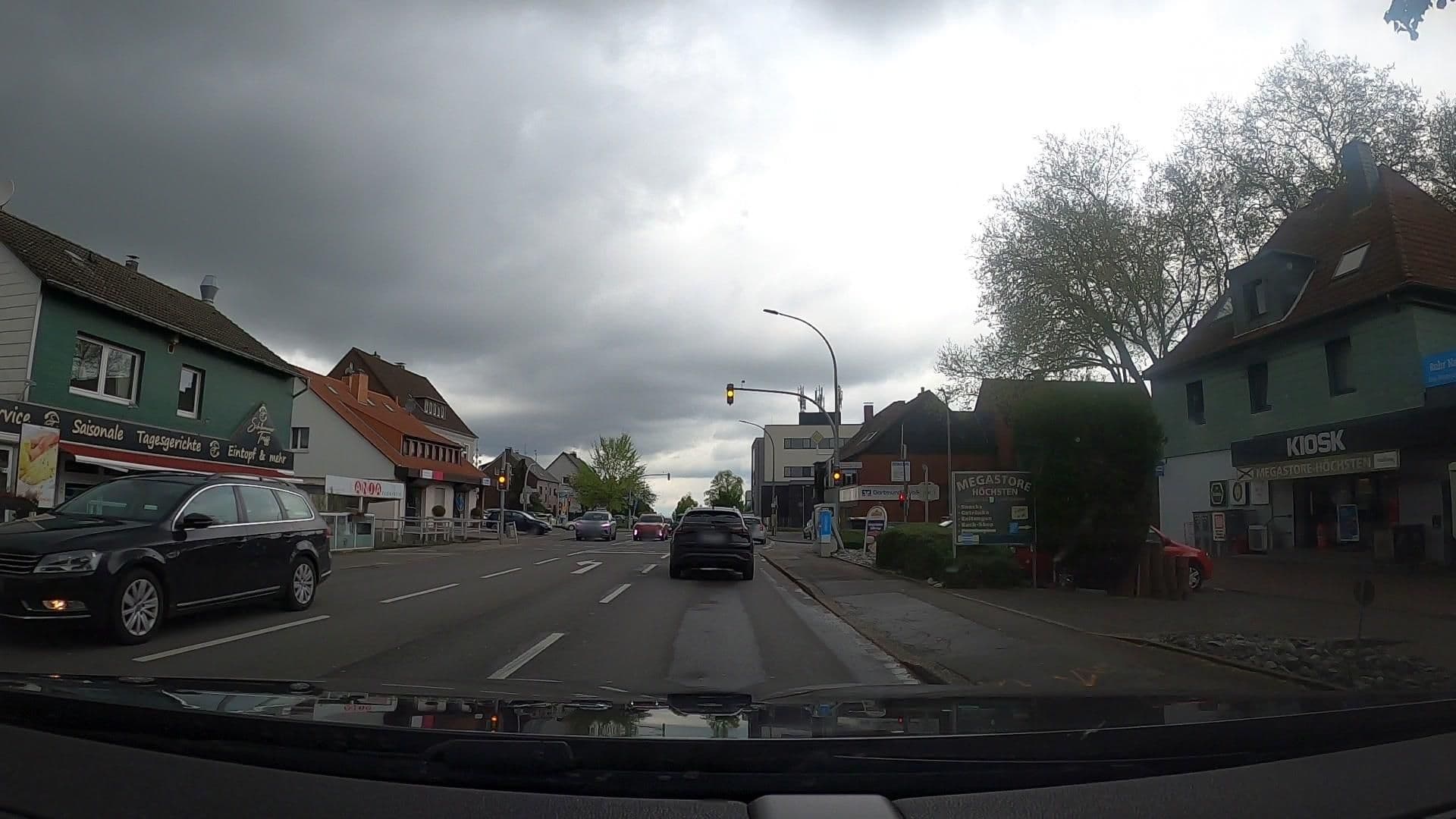 Street view near Garni Ledüc, Berghofen — © uwekoch (CC BY-SA · Mapillary)