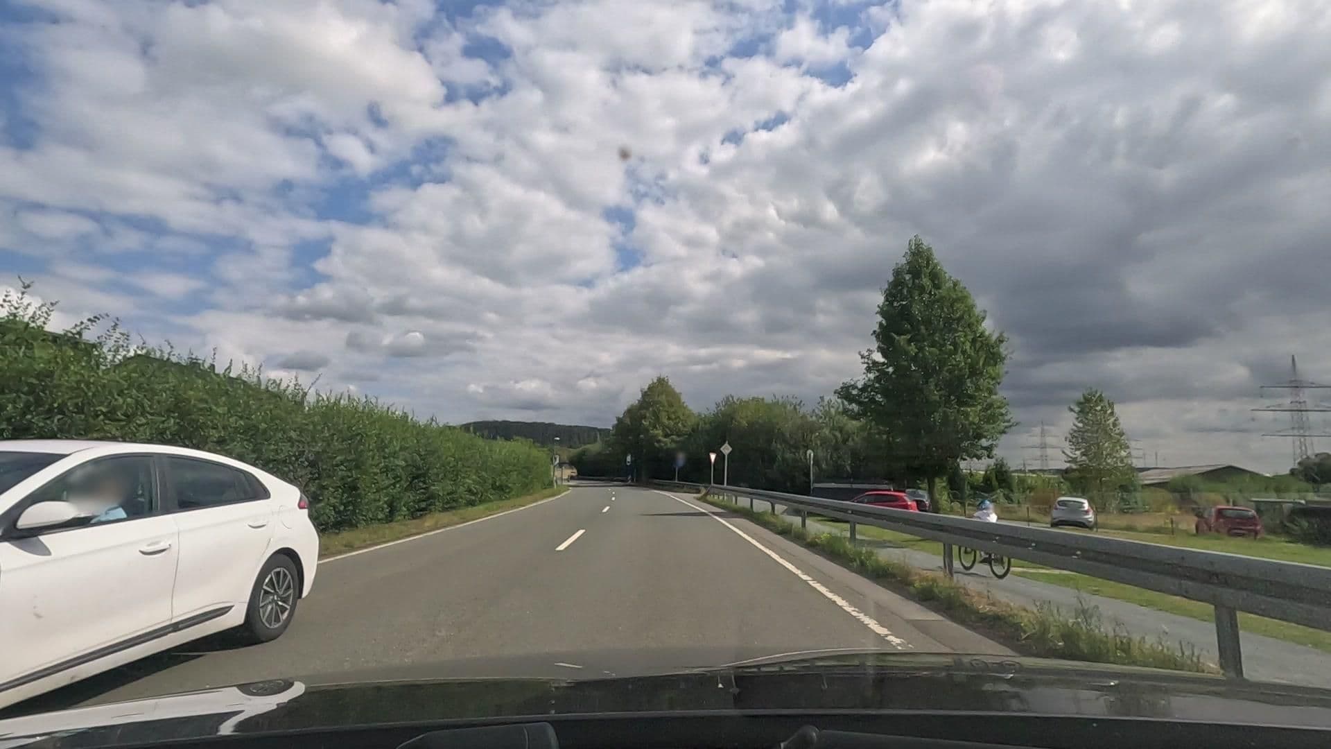 Street view near Horse Hotel Borgmann, Westhofen — © uwekoch (CC BY-SA · Mapillary)
