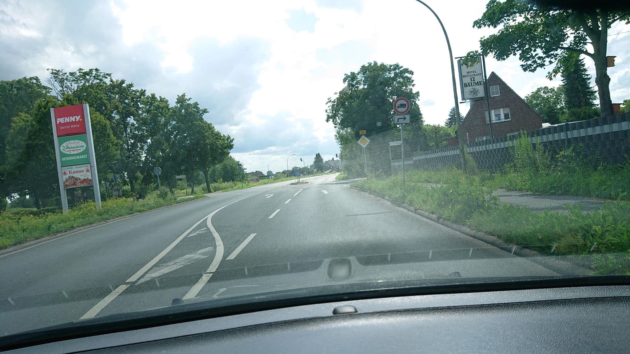 Street view near Hotel 12 Bäume, Werne — © analuisa (CC BY-SA · Mapillary)