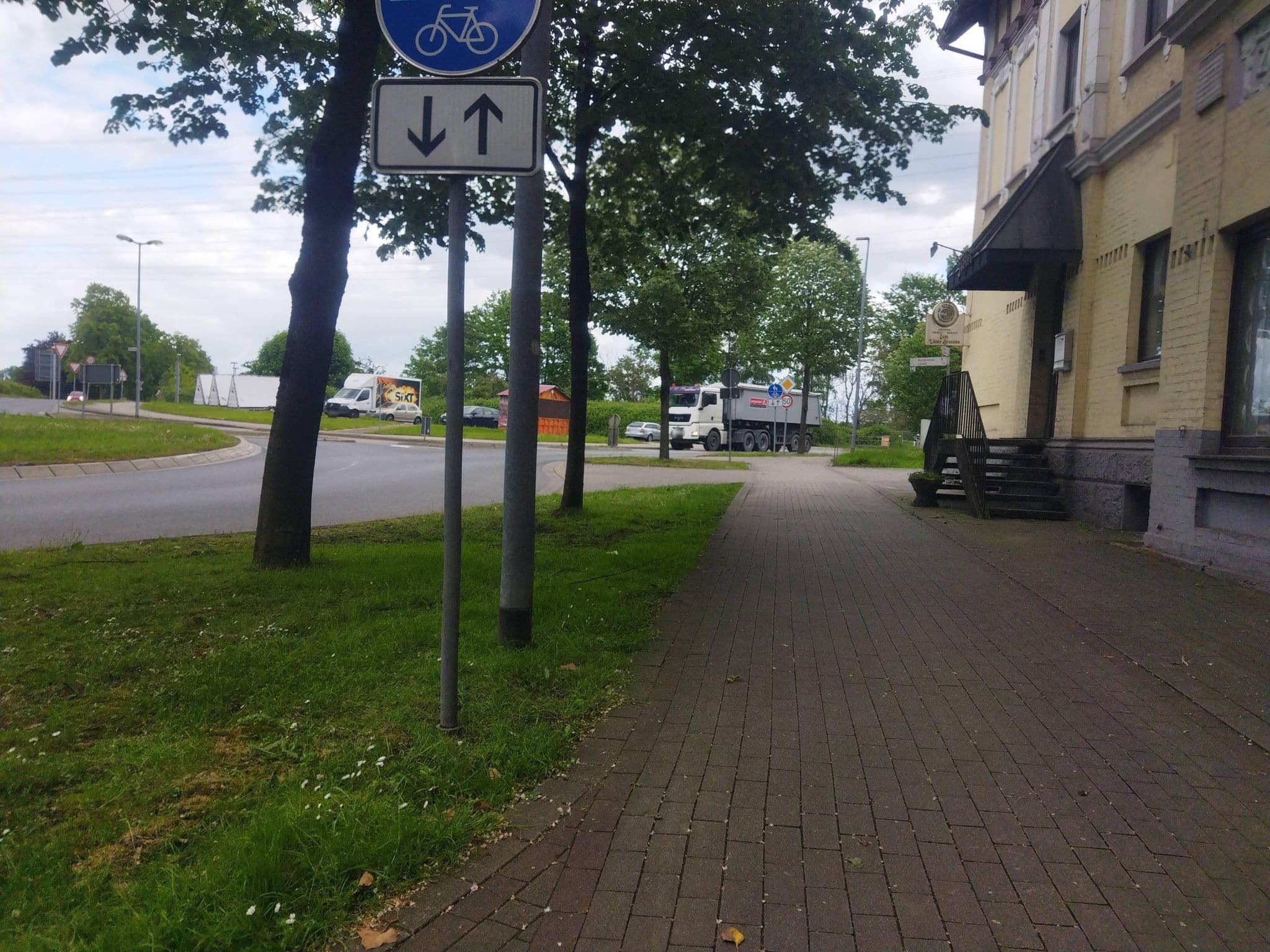 Street view near Zum Luener Brunnen Gaststättenbetrieb, Lünen — © changchun1 (CC BY-SA · Mapillary)