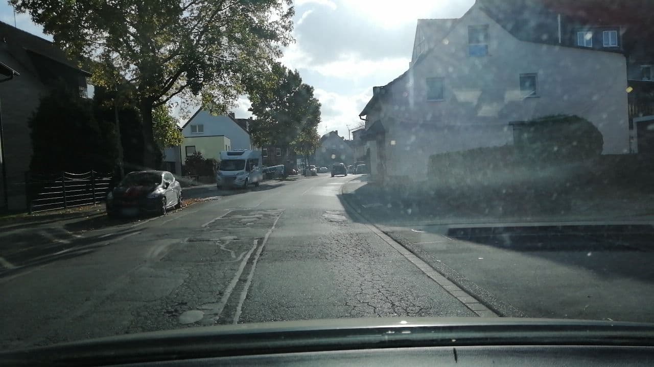 Street view near De Frietjes, Brackel — © flugyflay (CC BY-SA · Mapillary)