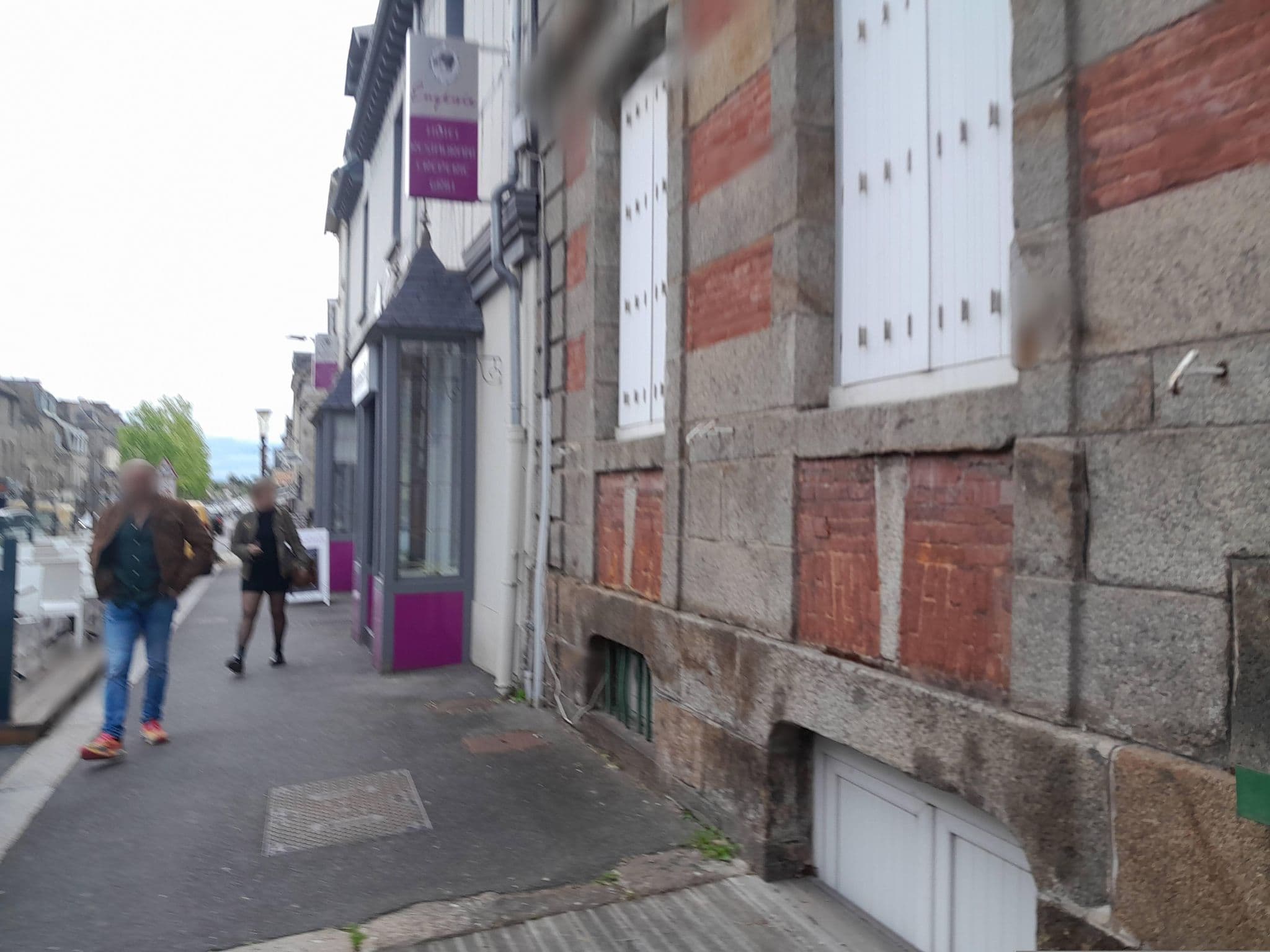 Street view near Hôtel Restaurant Eugénie, Pontorson — © hautetension08 (CC BY-SA · Mapillary)