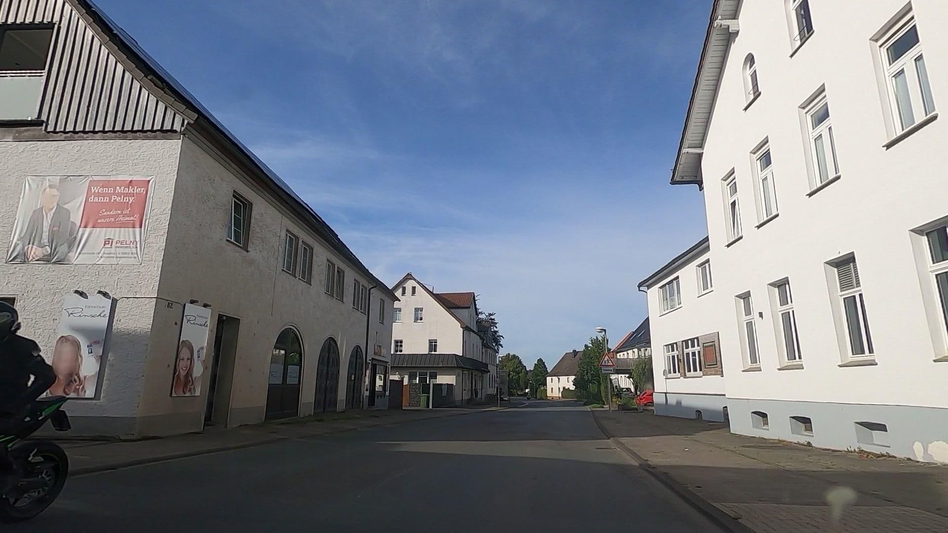 Street view near Hotel Sonnenhang, Sundern — © uwekoch (CC BY-SA · Mapillary)