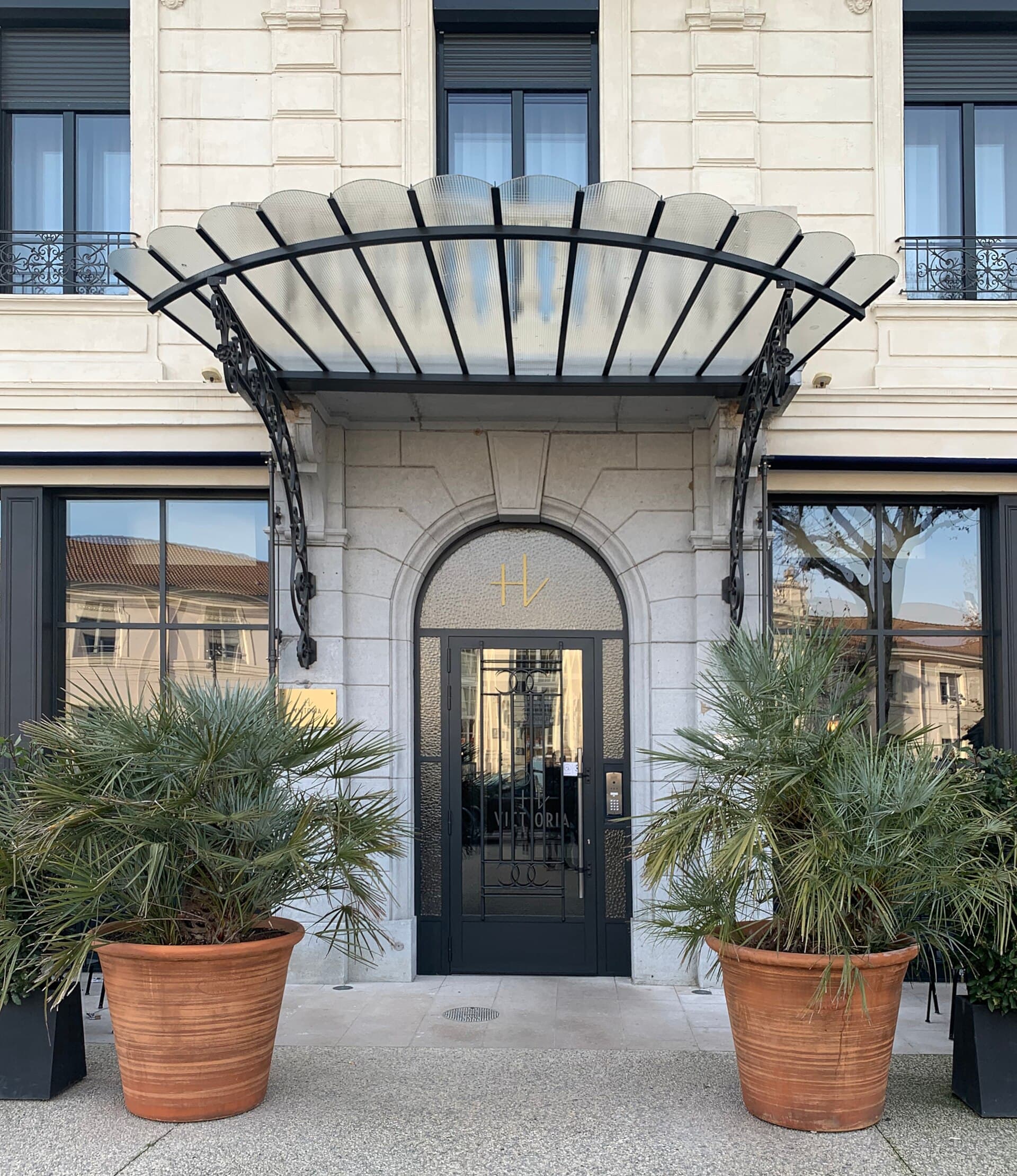 Hôtel Victoria (via Wikimedia Commons, CC0)
