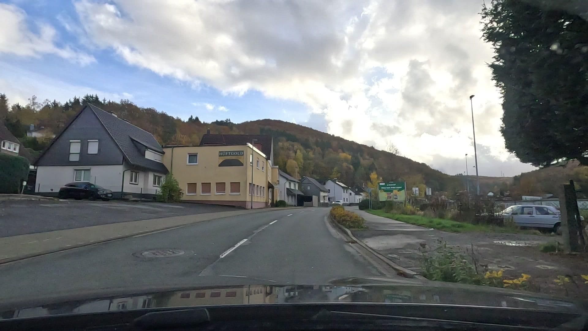 Street view near Hotel Haus Heidrich, Plettenberg — © uwekoch (CC BY-SA · Mapillary)