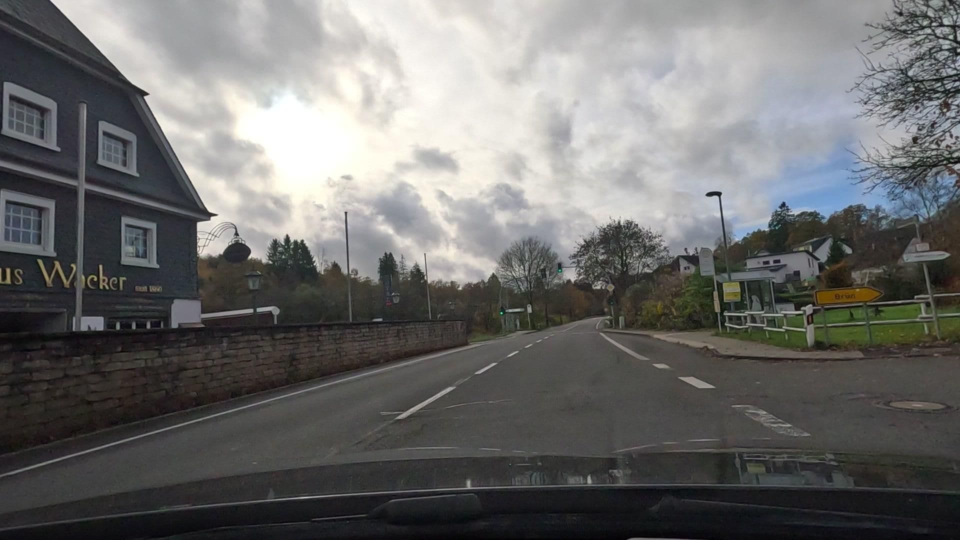 Street view near Wacker, Wenden — © uwekoch (CC BY-SA · Mapillary)