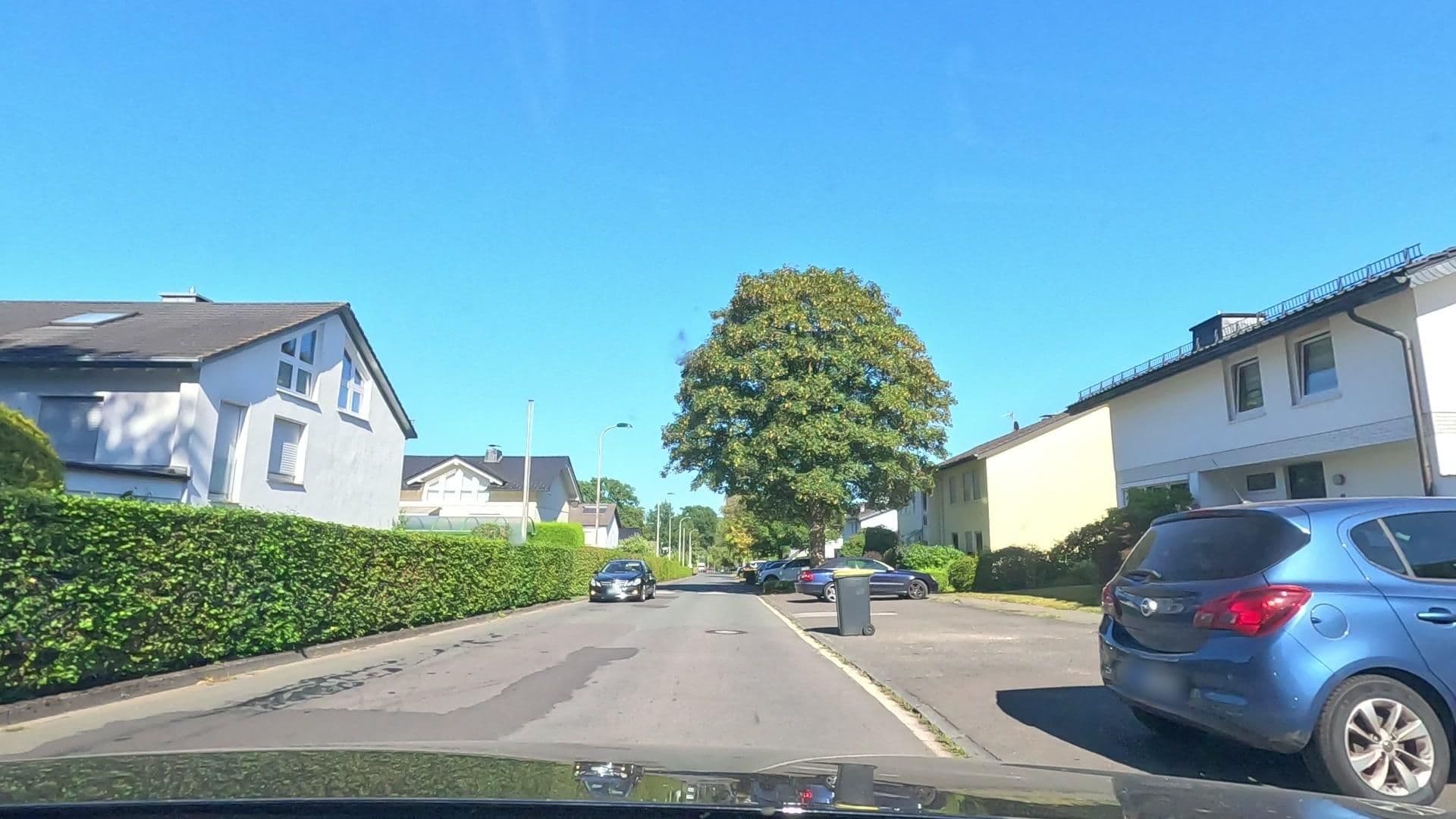 Street view near Rolf Ruesche Le Pate Restaurant, Attendorn — © uwekoch (CC BY-SA · Mapillary)
