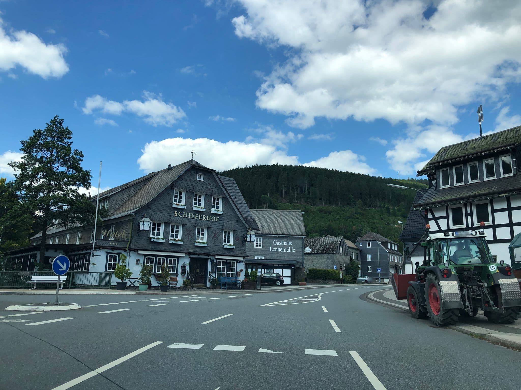 Street view near Gilsbach Hubertus Holzrücker, Bad Fredeburg — © chuck (CC BY-SA · Mapillary)