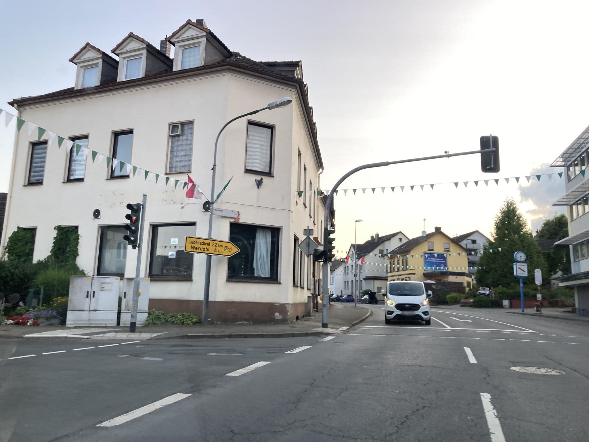 Street view near Hotel Wilhelm Dickehage, Neuenrade — © tasmaniadevil (CC BY-SA · Mapillary)