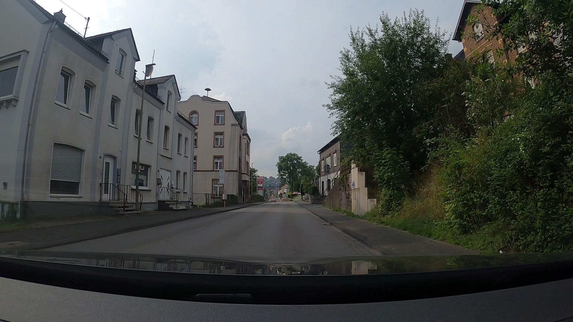 Street view near Ferienwohnung Franz und Edith Büdenbender, Siegen — © uwekoch (CC BY-SA · Mapillary)