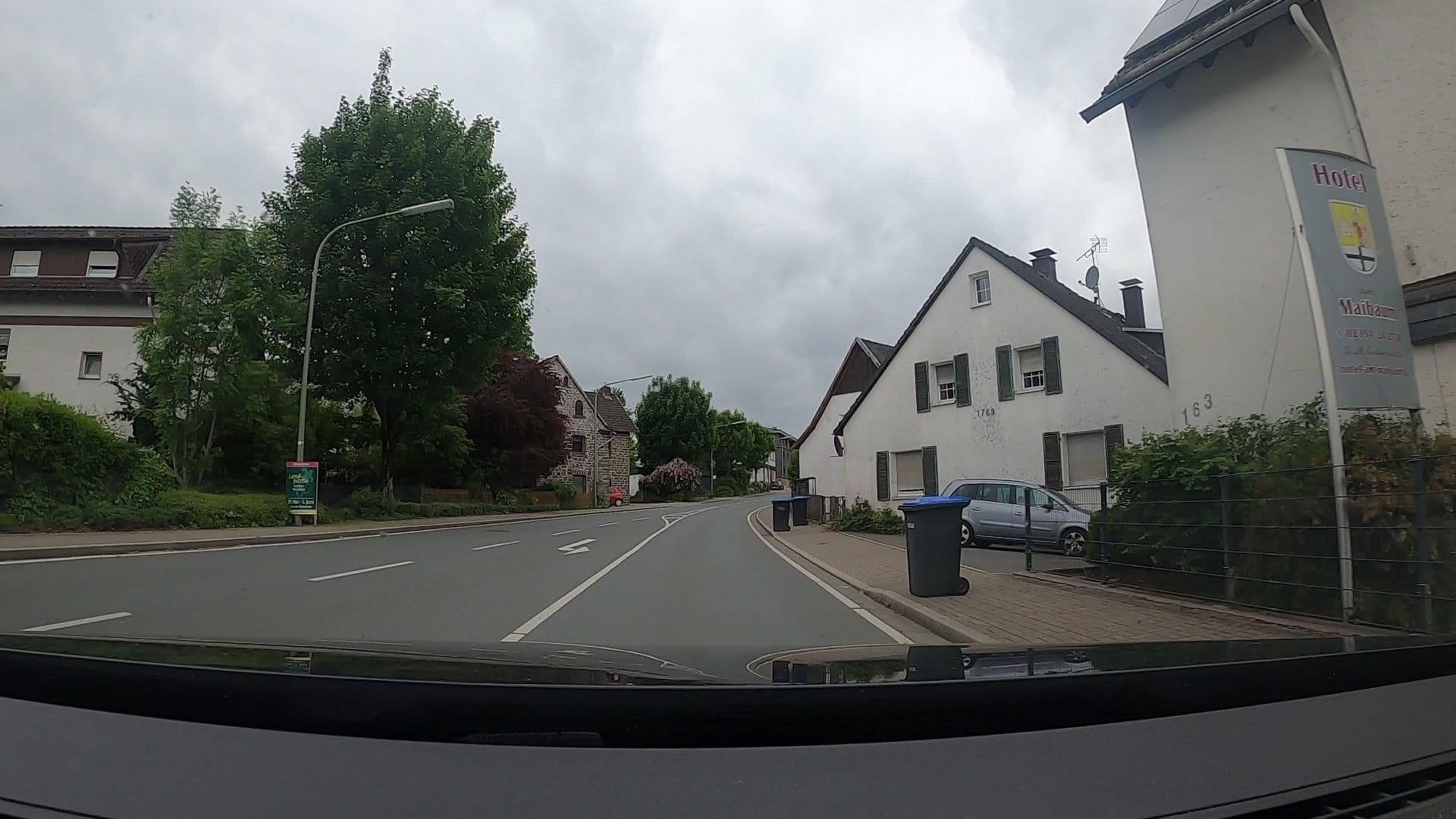 Street view near Hotel am Maibaum, Neuenrade — © uwekoch (CC BY-SA · Mapillary)