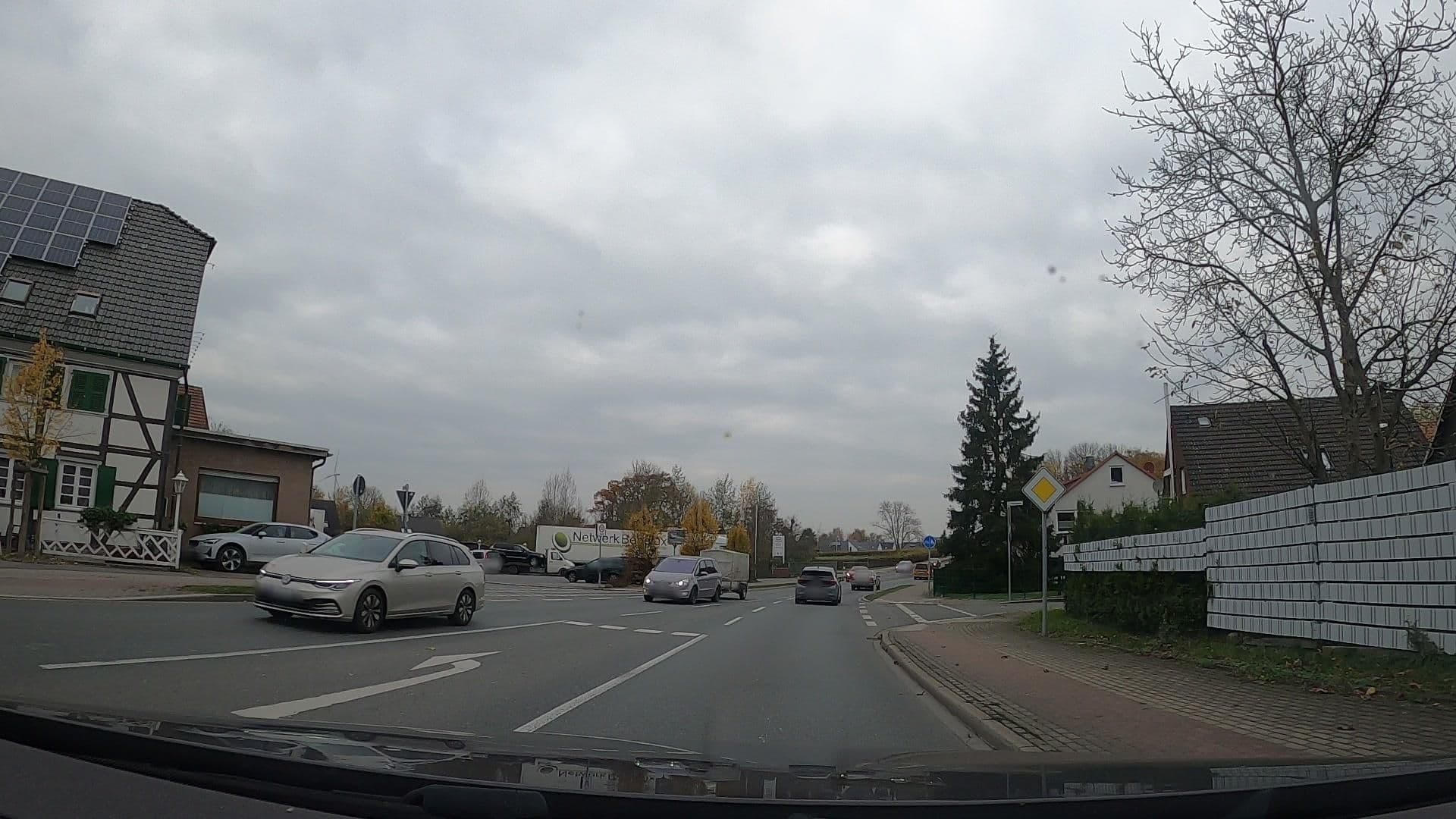 Street view near Lindenschänke Hotel garni, Werl — © uwekoch (CC BY-SA · Mapillary)