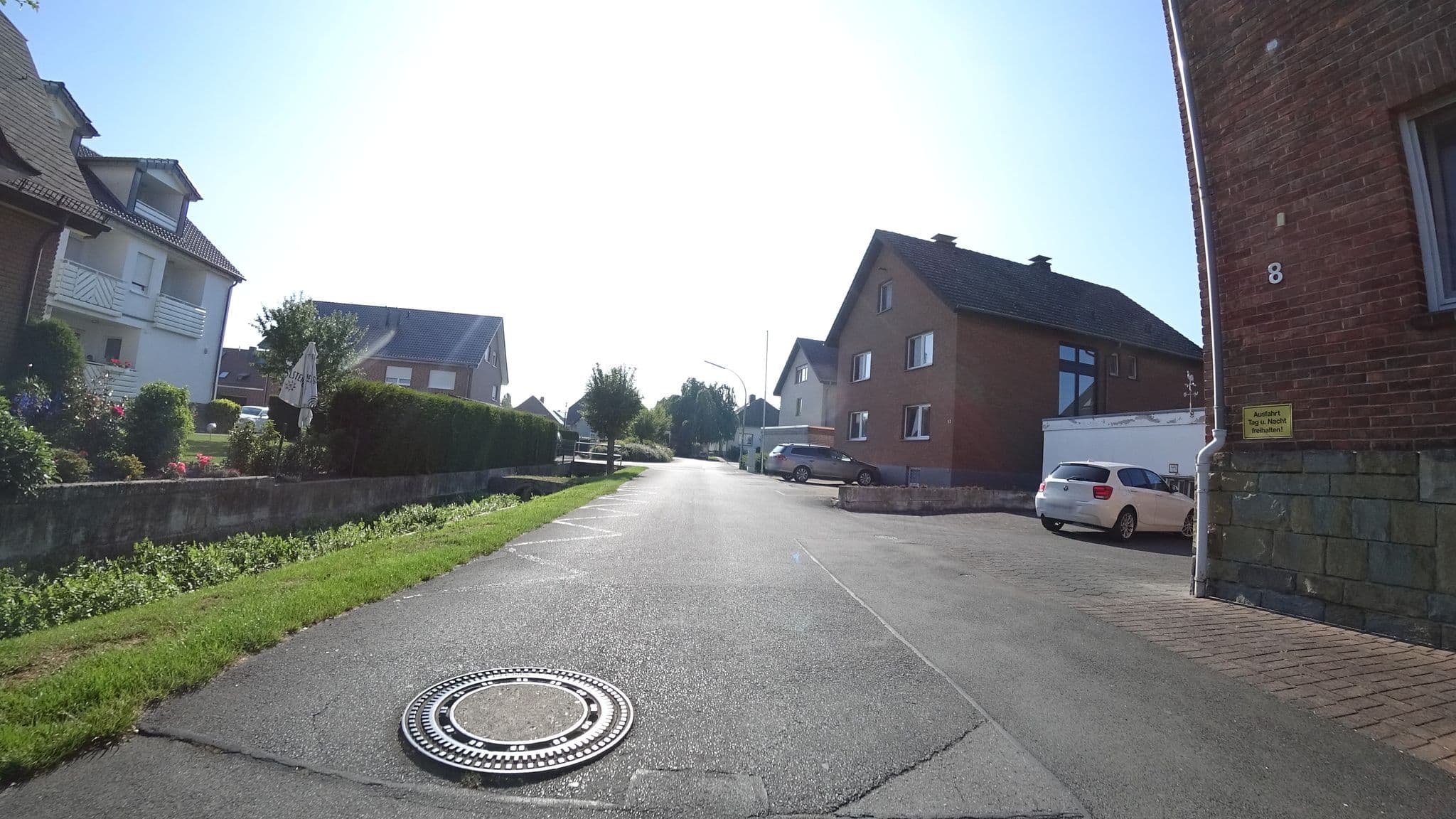 Street view near Pilk Gästehaus Pension, Erwitte — © flohoff (CC BY-SA · Mapillary)