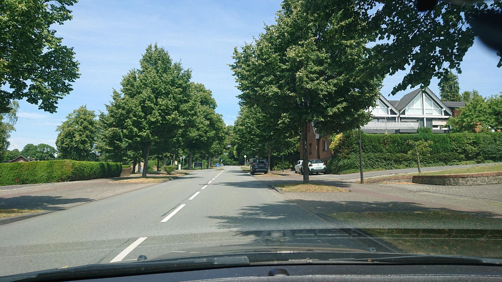Street view near Ferienwohnung & Ferienhaus Knappstein, Möhnesee — © analuisa (CC BY-SA · Mapillary)
