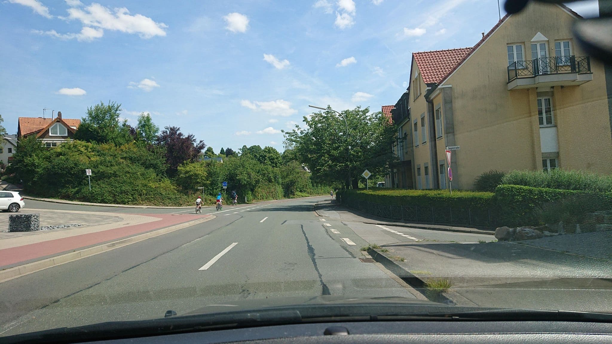 Street view near Auszeit am See, Möhnesee — © analuisa (CC BY-SA · Mapillary)