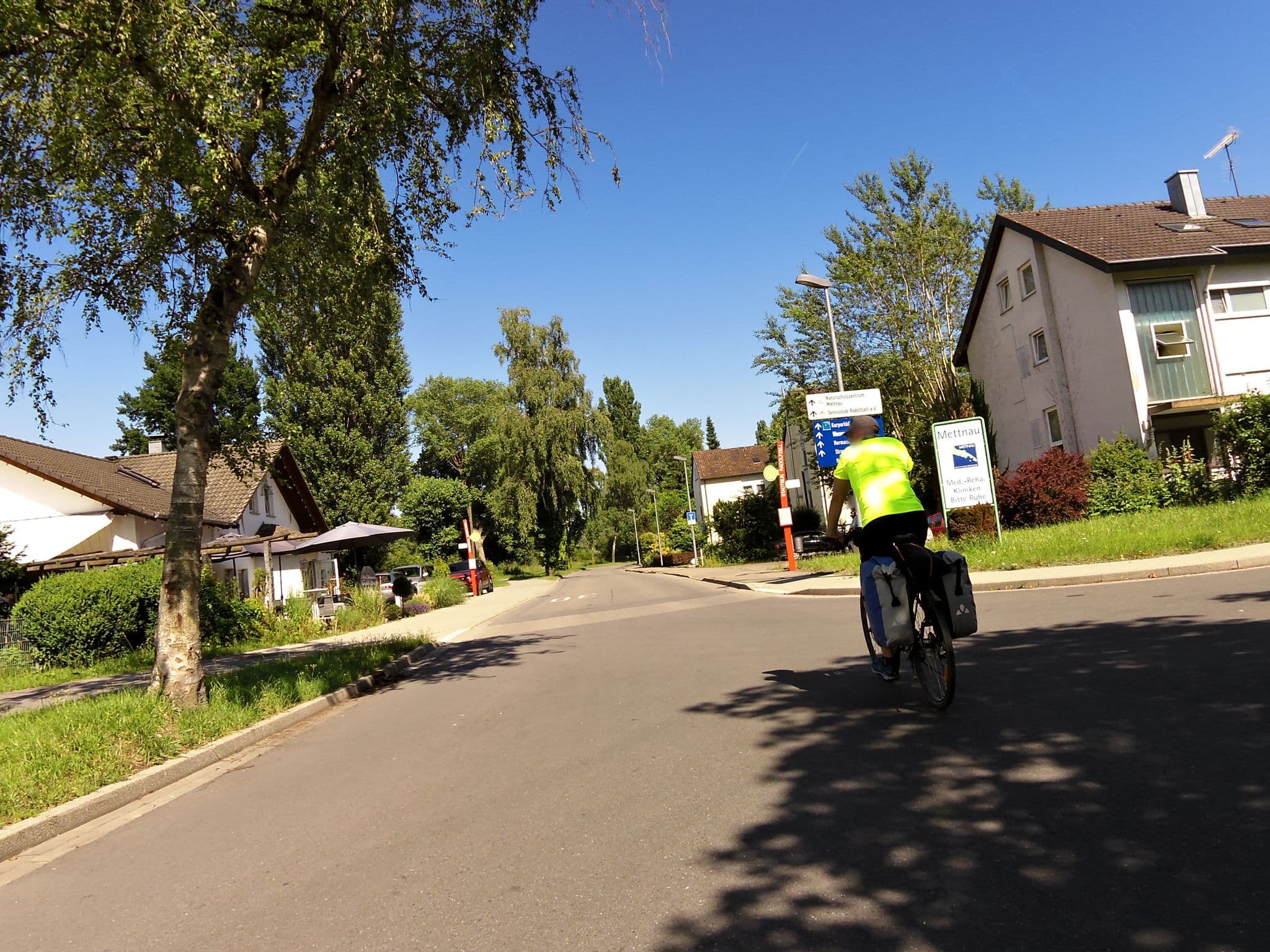 Street view near Pension Edeltraut II, Radolfzell — © czmrtn (CC BY-SA · Mapillary)