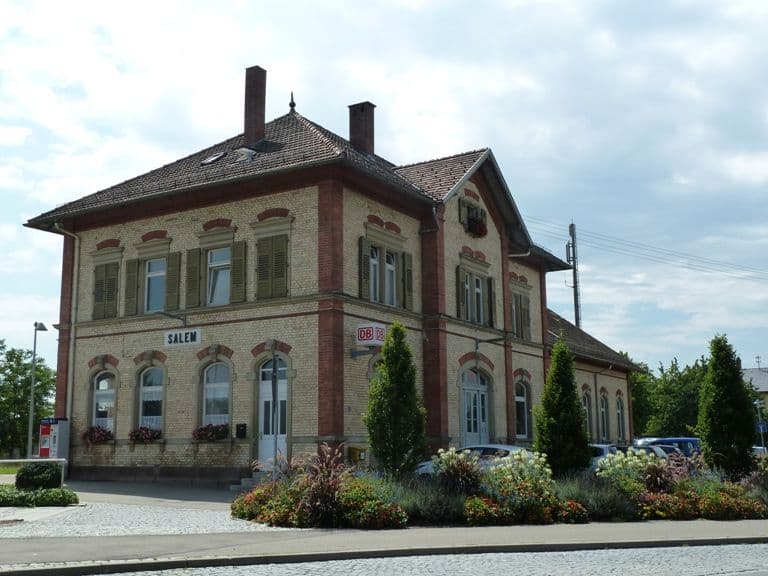 Street view near Gasthaus Reck's, Salem — © nvbwseifert (CC BY-SA · Mapillary)