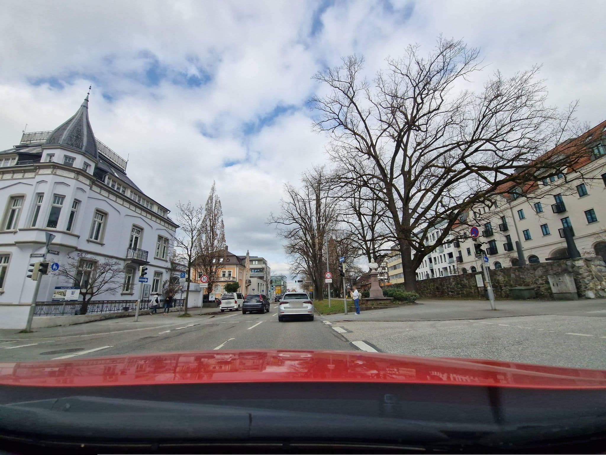 Street view near Servicestelle, gemeinsame für Rehabilitation, Ravensburg — © mcliquid (CC BY-SA · Mapillary)