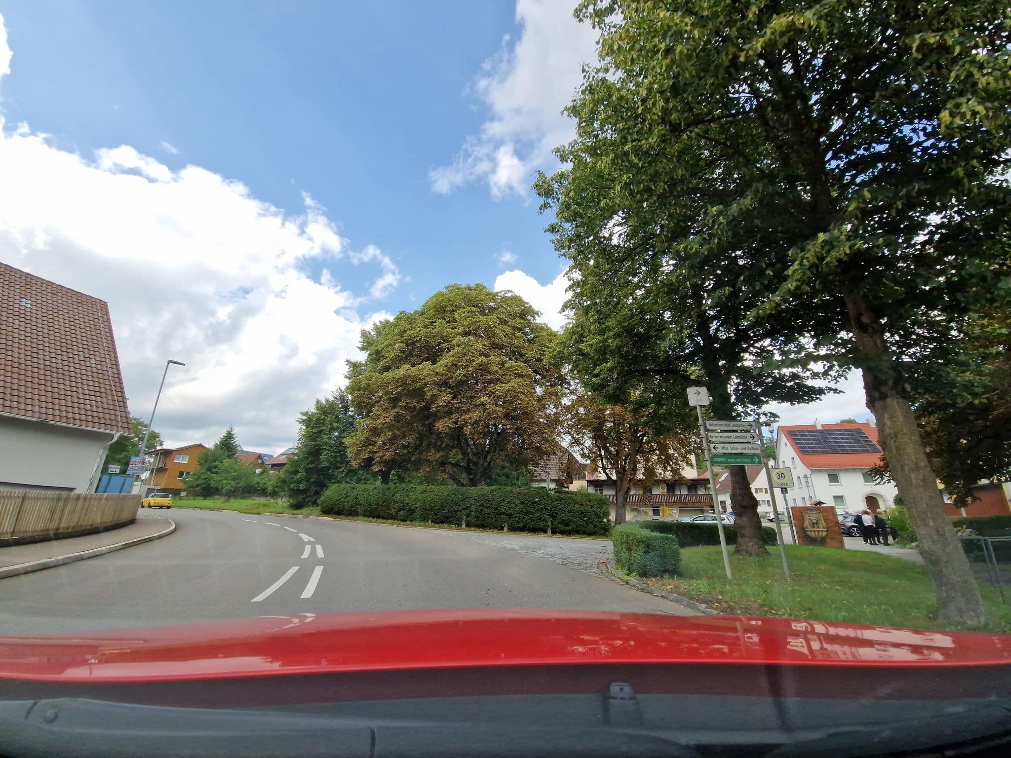 Street view near Gasthaus Löwen, Frickingen — © mcliquid (CC BY-SA · Mapillary)