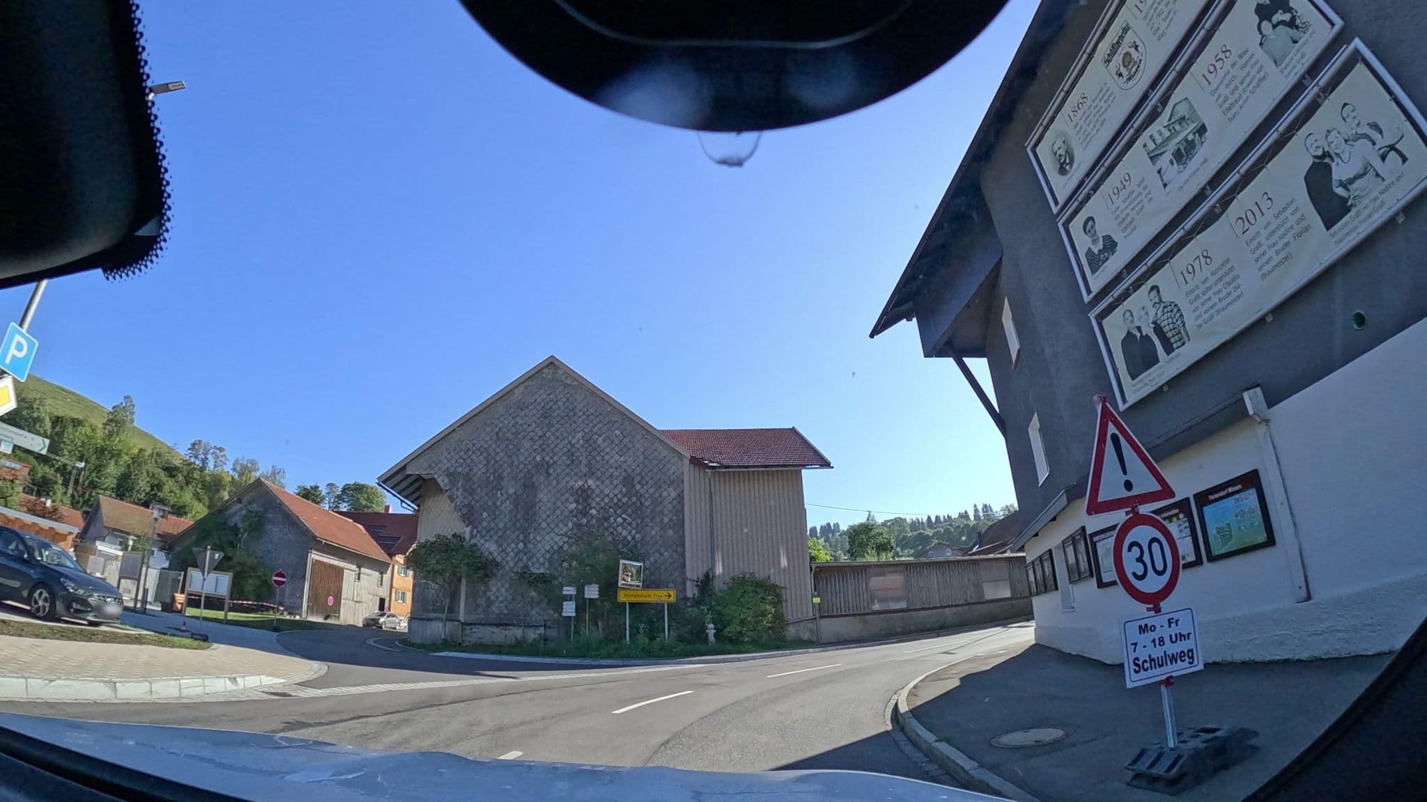 Street view near Brauereigasthof & Superior Hotel Schäffler, Missen-Wilhams — © dapiang (CC BY-SA · Mapillary)