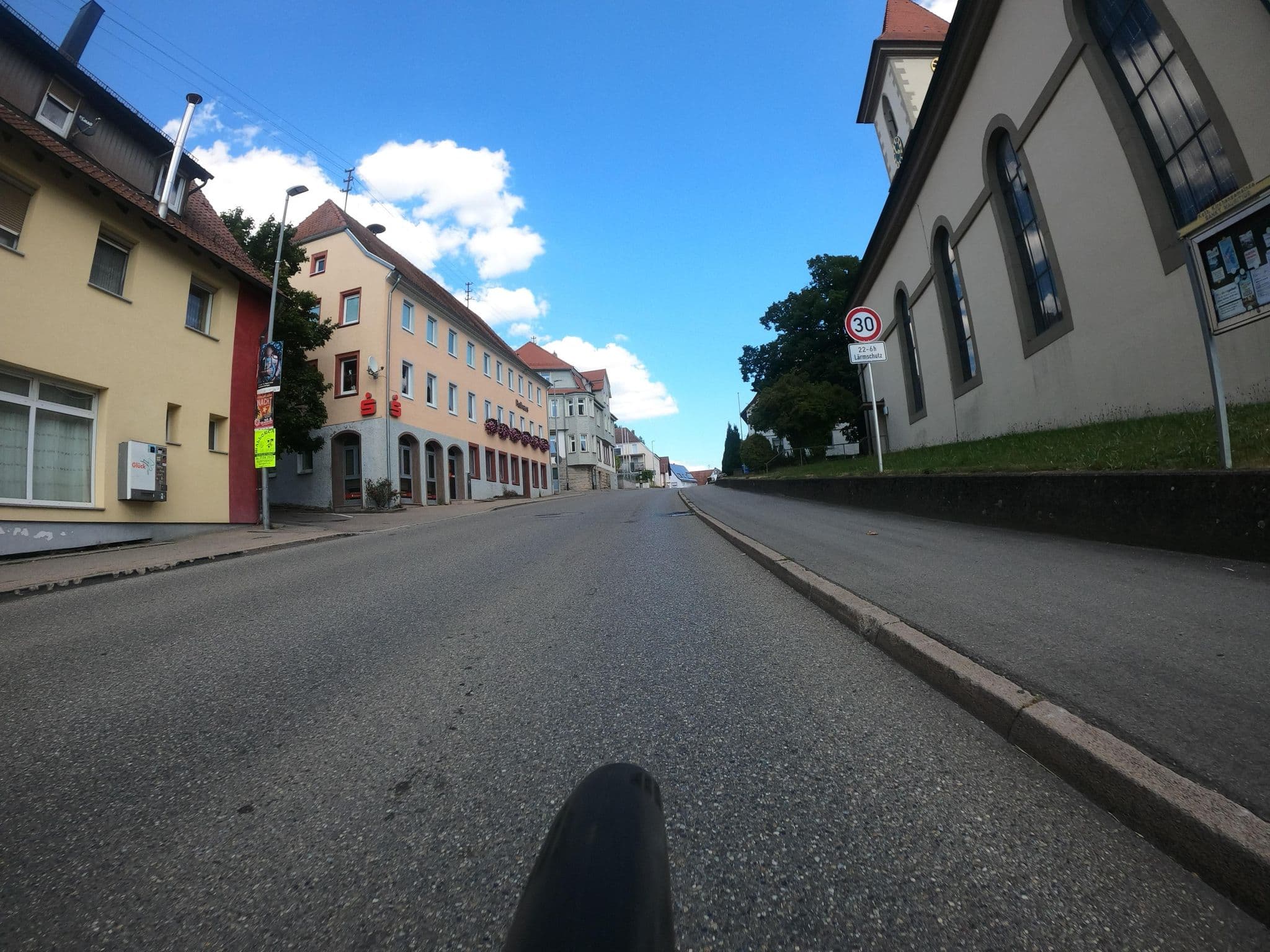 Street view near Hotel Lion Classic, Oberndorf — © plexi32 (CC BY-SA · Mapillary)