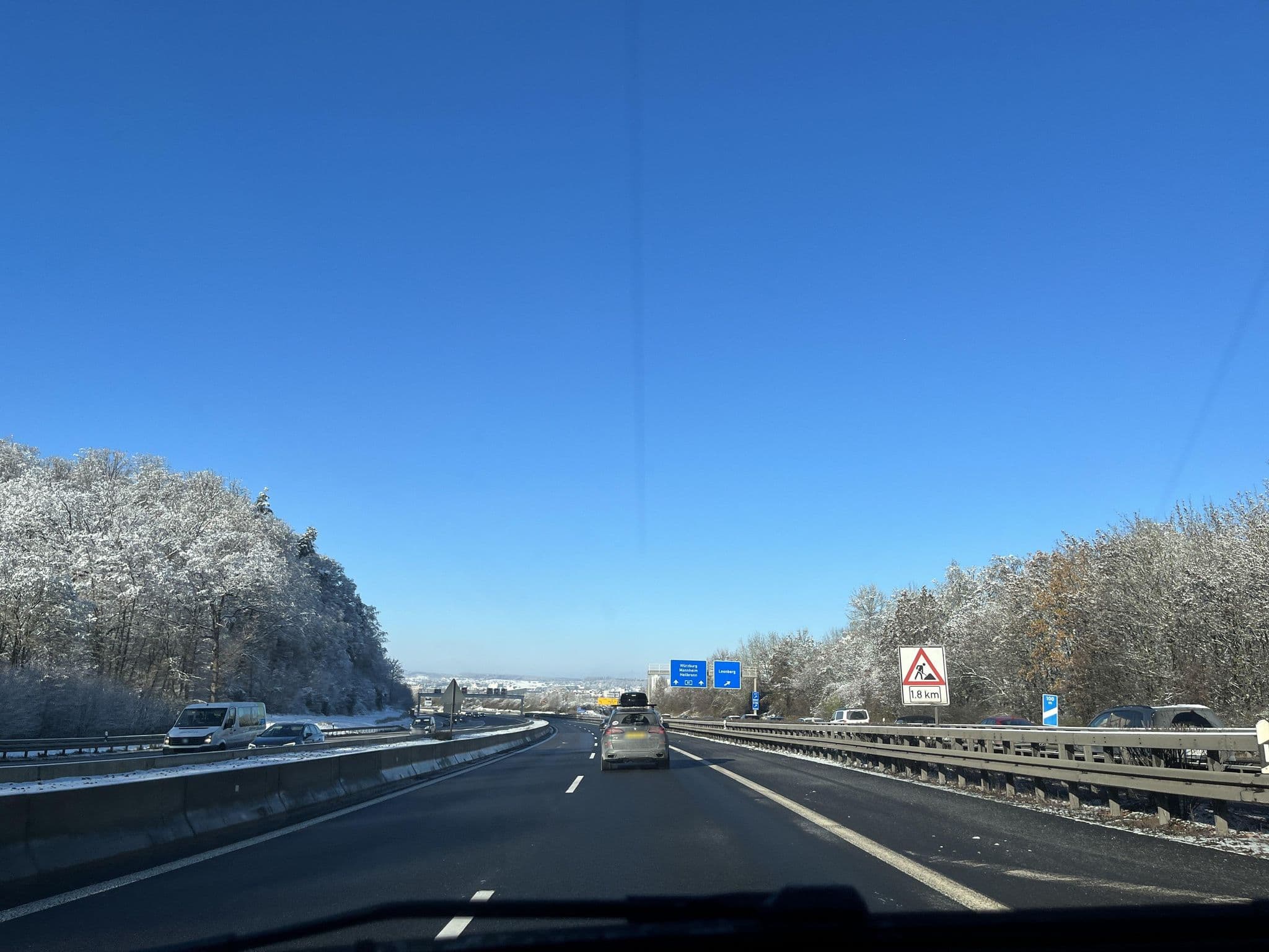 Street view near sporthotel Kuhtai, Leonberg — © heiherbi (CC BY-SA · Mapillary)