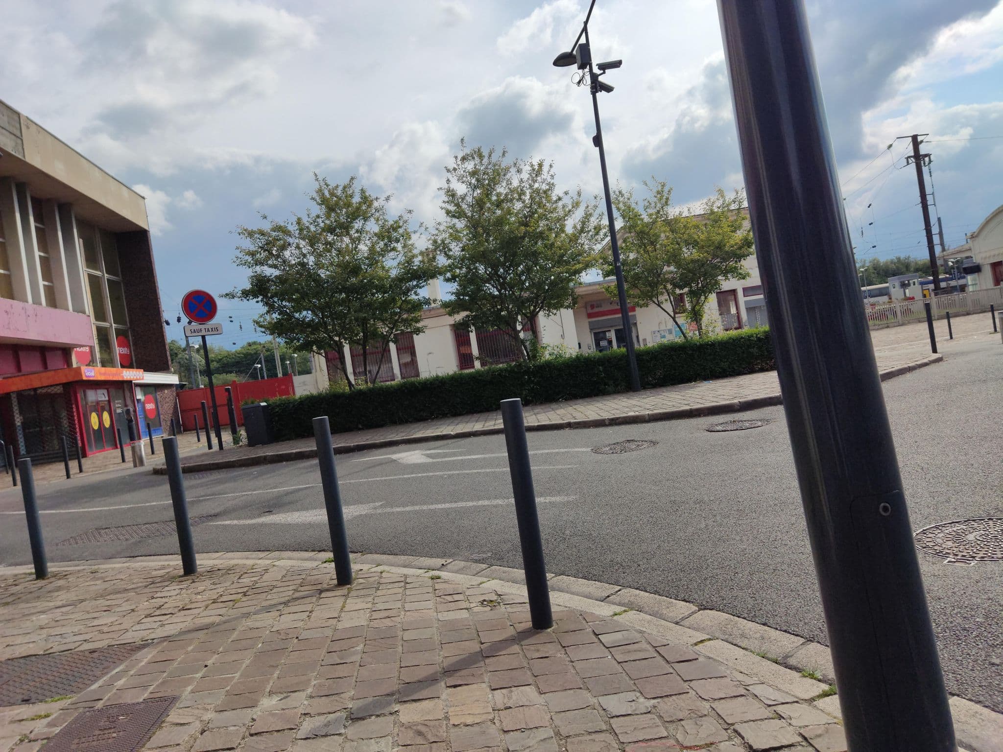 Street view near Hôtel de France, Lens — © whatismoss (CC BY-SA · Mapillary)