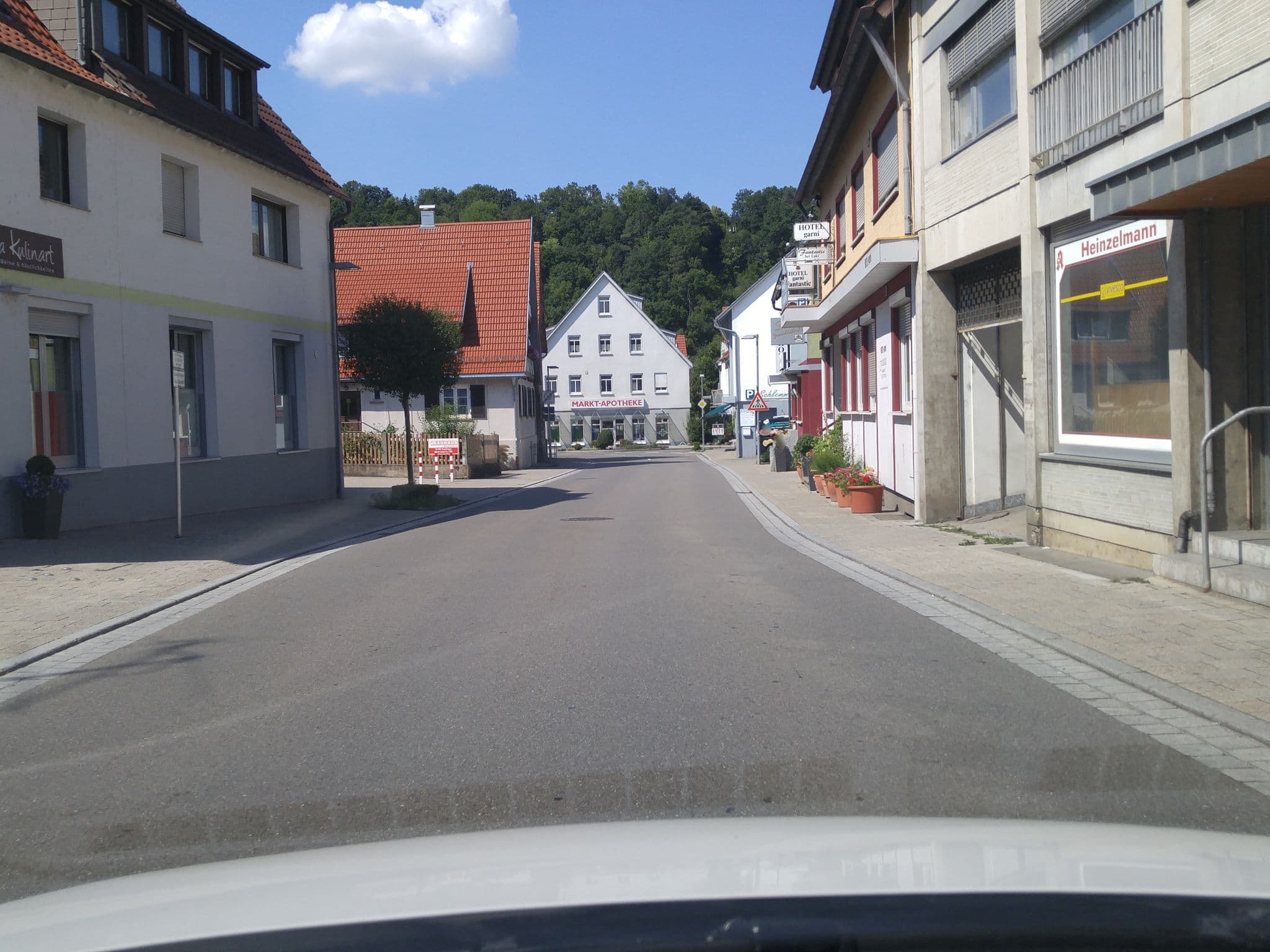 Street view near Hotel Garni Fantastic, Neckartenzlingen — © changchun1 (CC BY-SA · Mapillary)