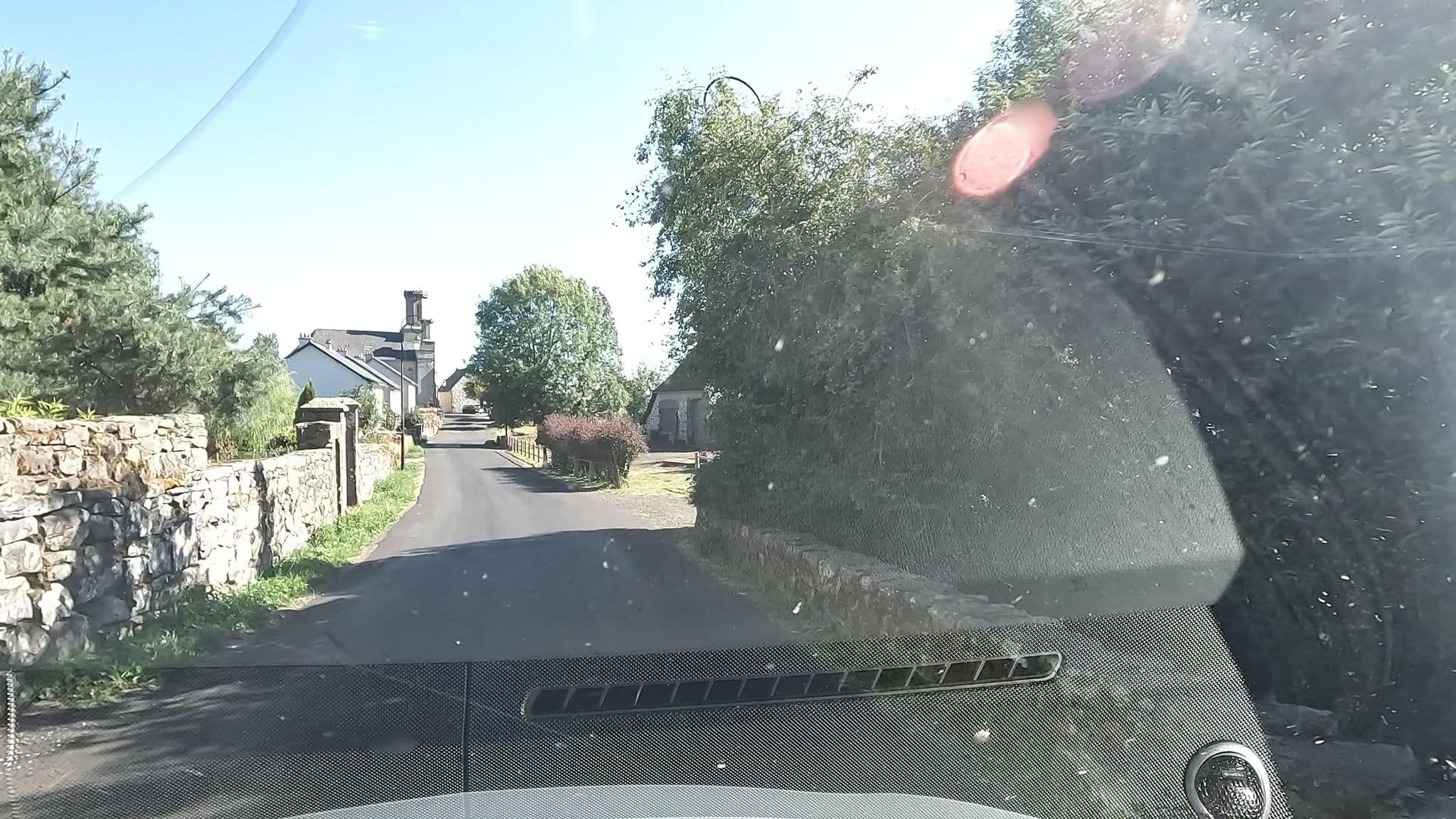 Street view near Château de la Jourdanie, Saint-Cernin — © vinisa (CC BY-SA · Mapillary)