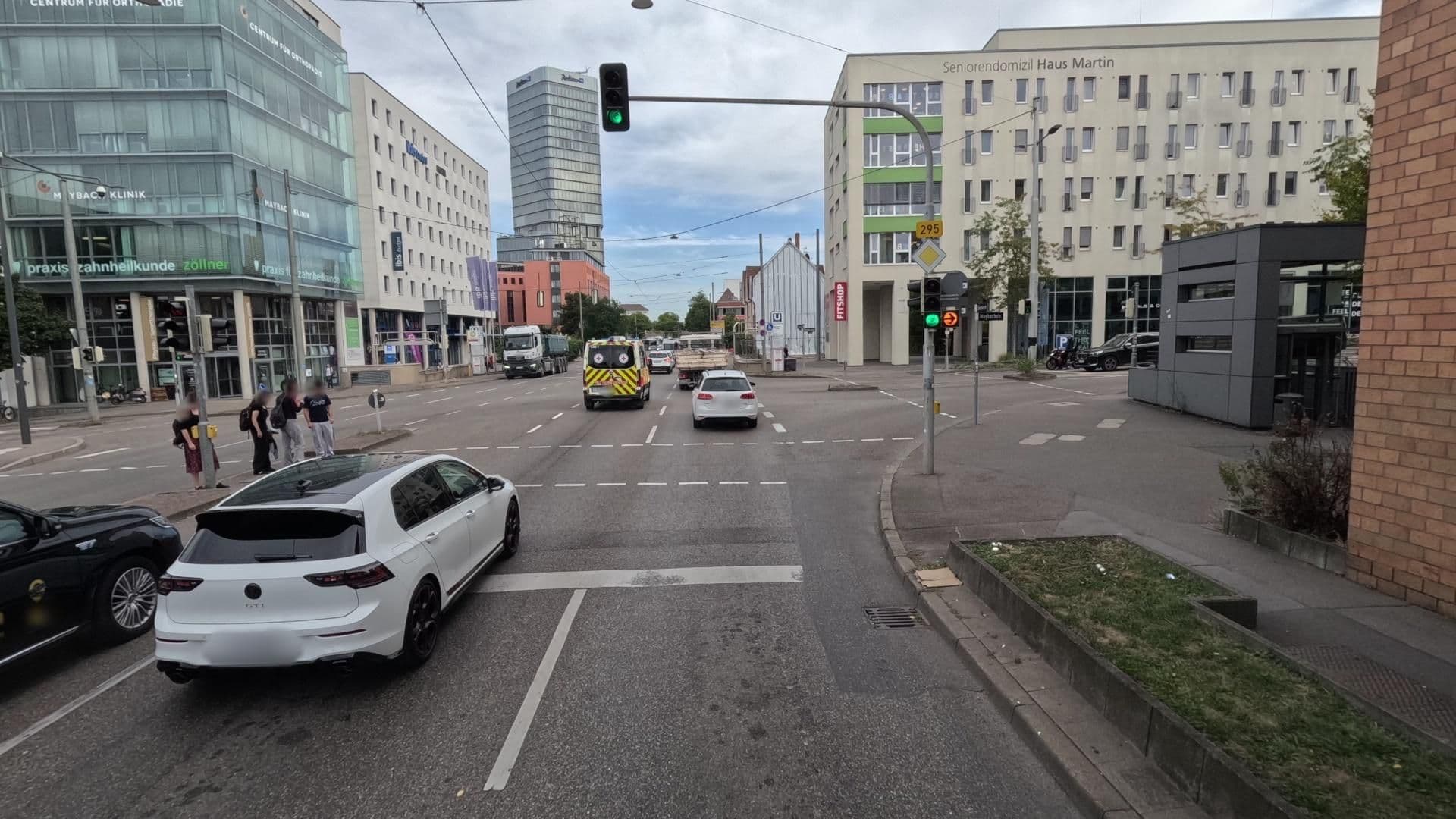 Street view near kamer 110, Stuttgart Feuerbach — © bct (CC BY-SA · Mapillary)