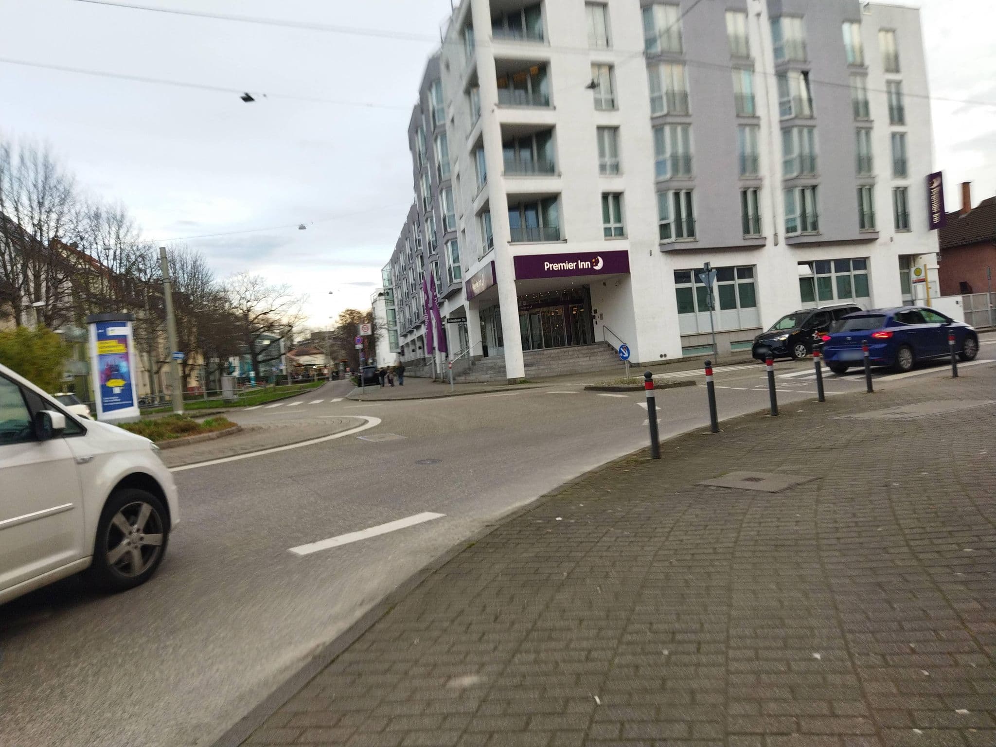 Street view near Success Hotel Management GmbH, Stuttgart-Ost — © changchun1 (CC BY-SA · Mapillary)