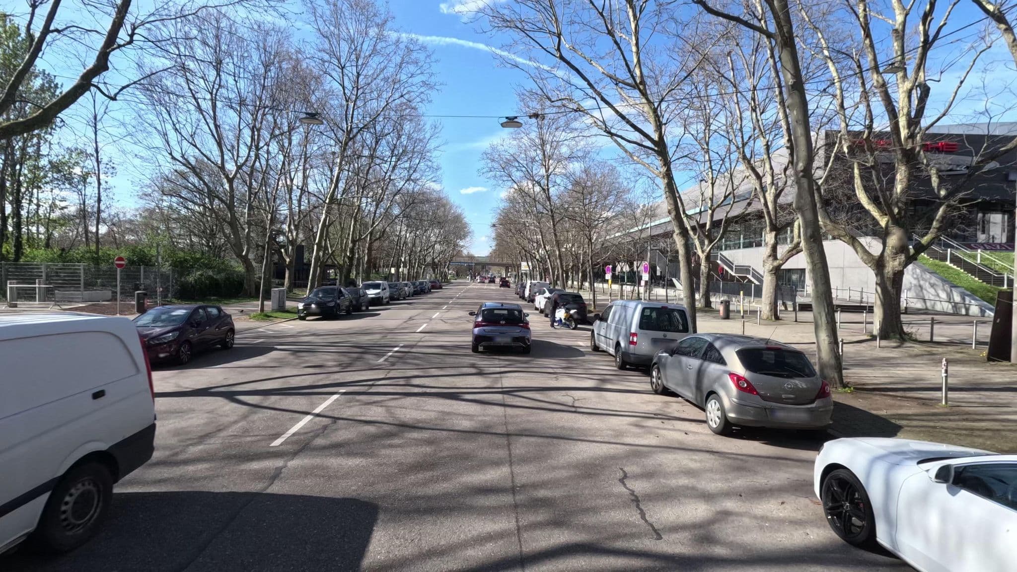 Street view near Hilton Garden Inn Stuttgart NeckarPark, Stuttgart-Ost — © bct (CC BY-SA · Mapillary)