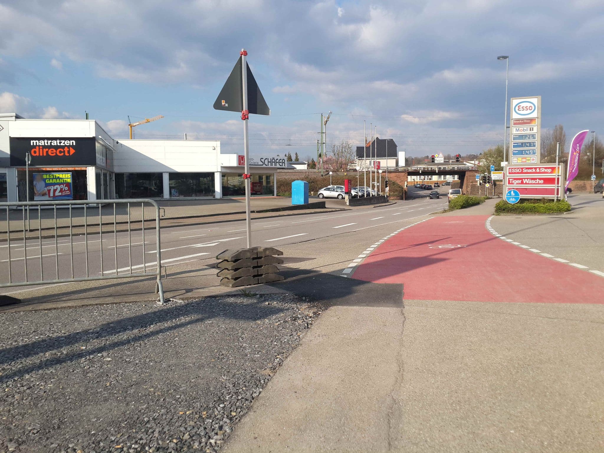 Street view near Stadtwerke Sinsheim Versorgungs GmbH & Co, Sinsheim — © changchun1 (CC BY-SA · Mapillary)