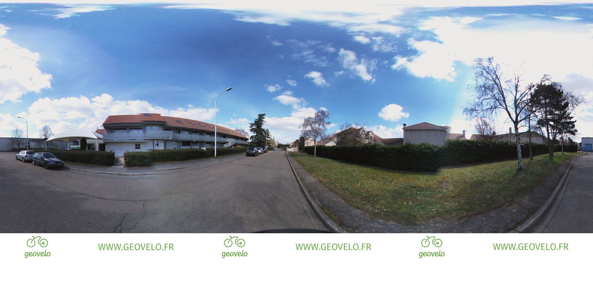 Street view near Campanile, Montesson — © simon_geovelo (CC BY-SA · Mapillary)