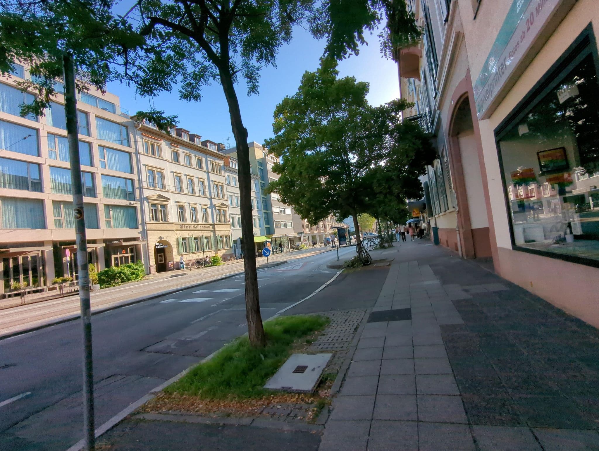 Street view near Bergheim 41 Hotel im Alten Hallenbad, Heidelberg — © ente (CC BY-SA · Mapillary)