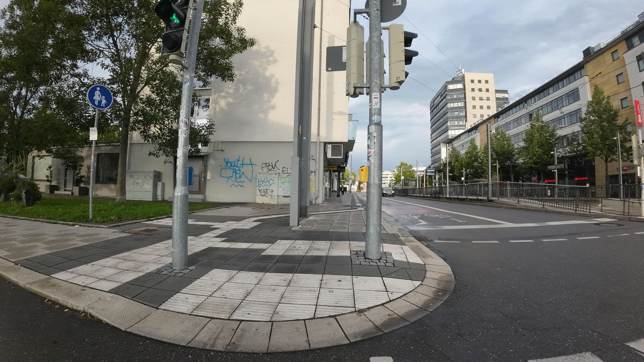 Street view near ibis Heilbronn City, Heilbronn — © teddy73 (CC BY-SA · Mapillary)