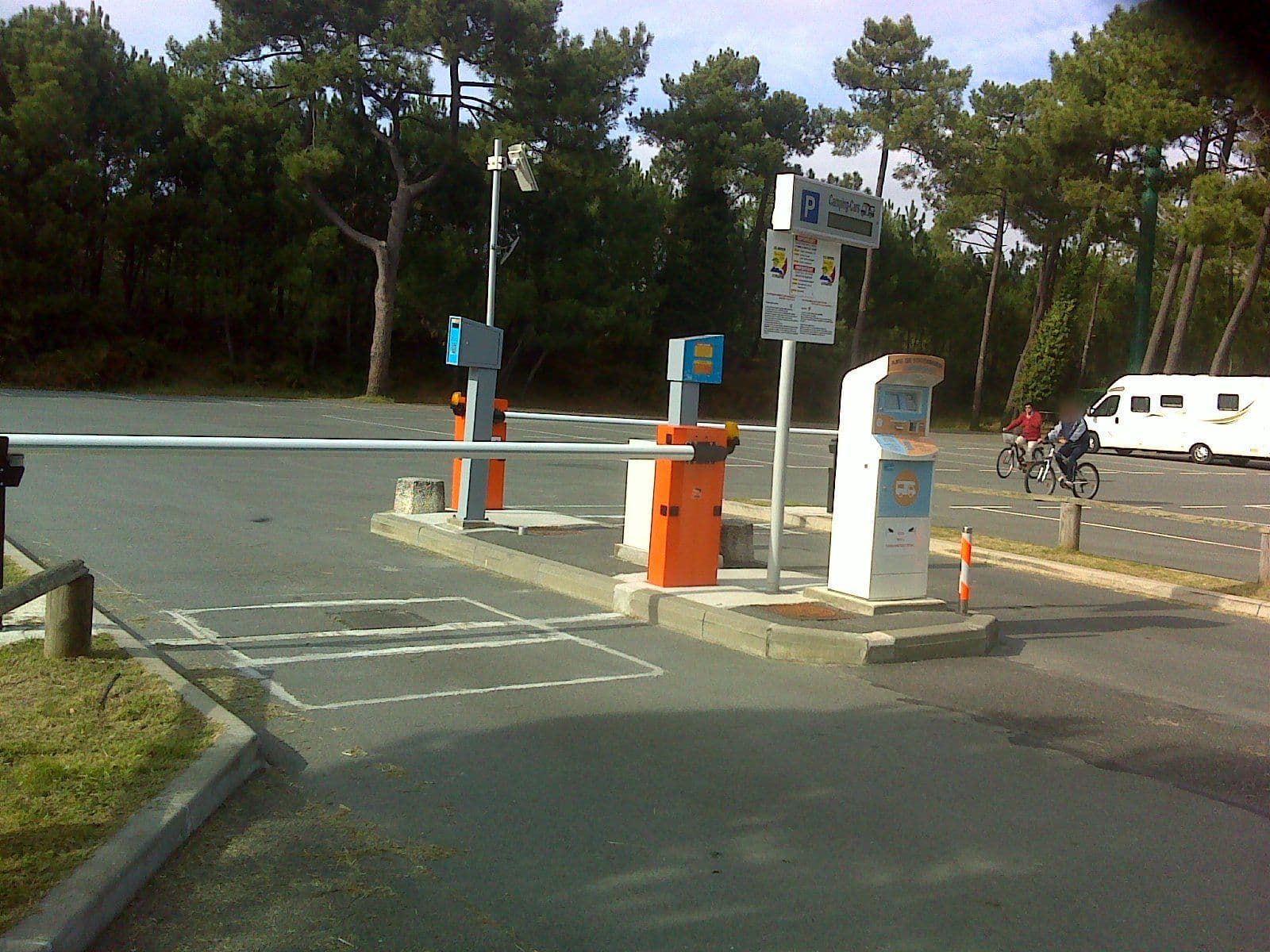 Street view near Aire Camping-Car Park de La Palmyre, Corsaire, Les Mathes — © bernardvoyageur (CC BY-SA · Mapillary)