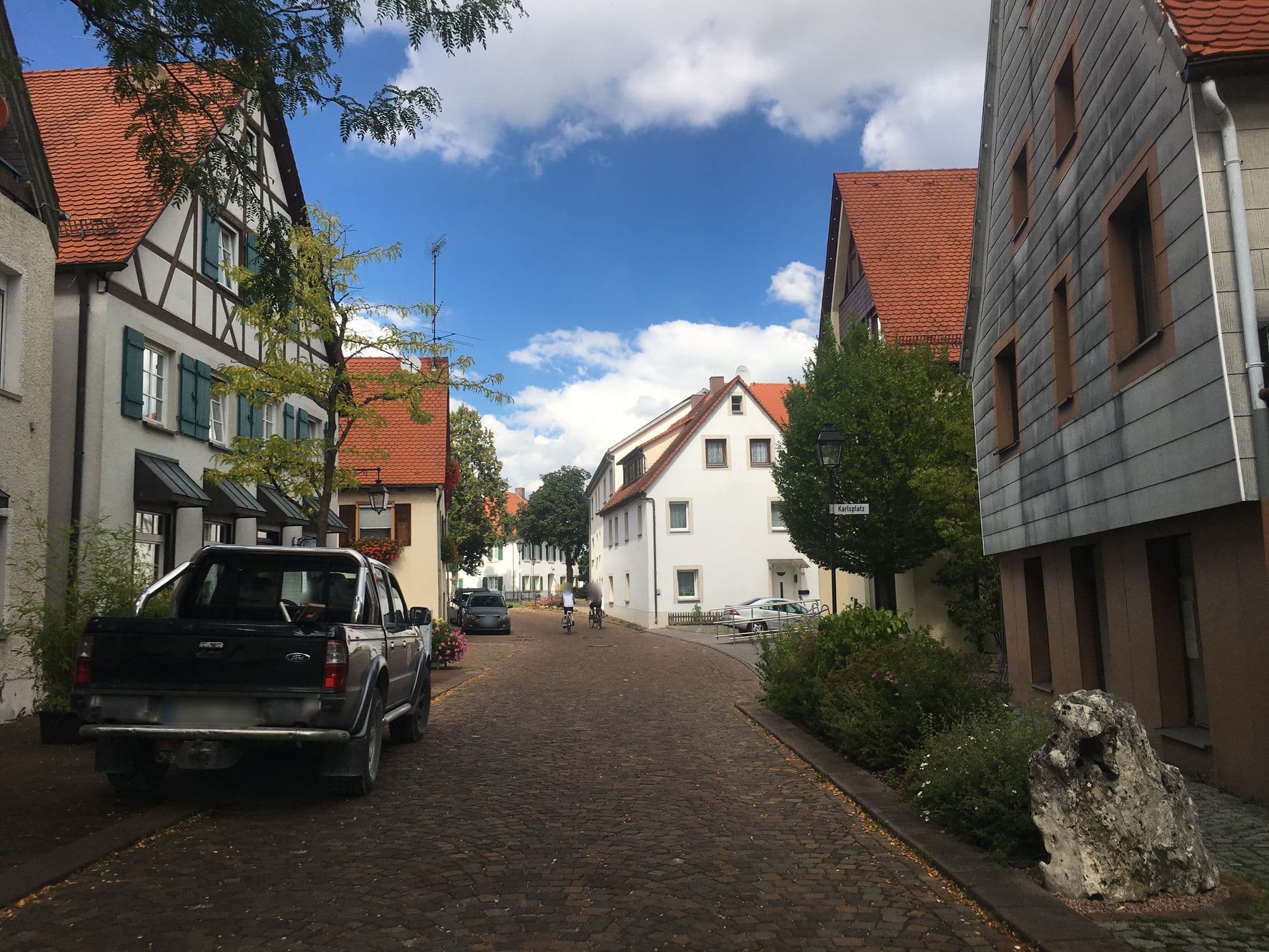 Street view near Gasthaus zum Kreuz, Hayingen — © descilla (CC BY-SA · Mapillary)