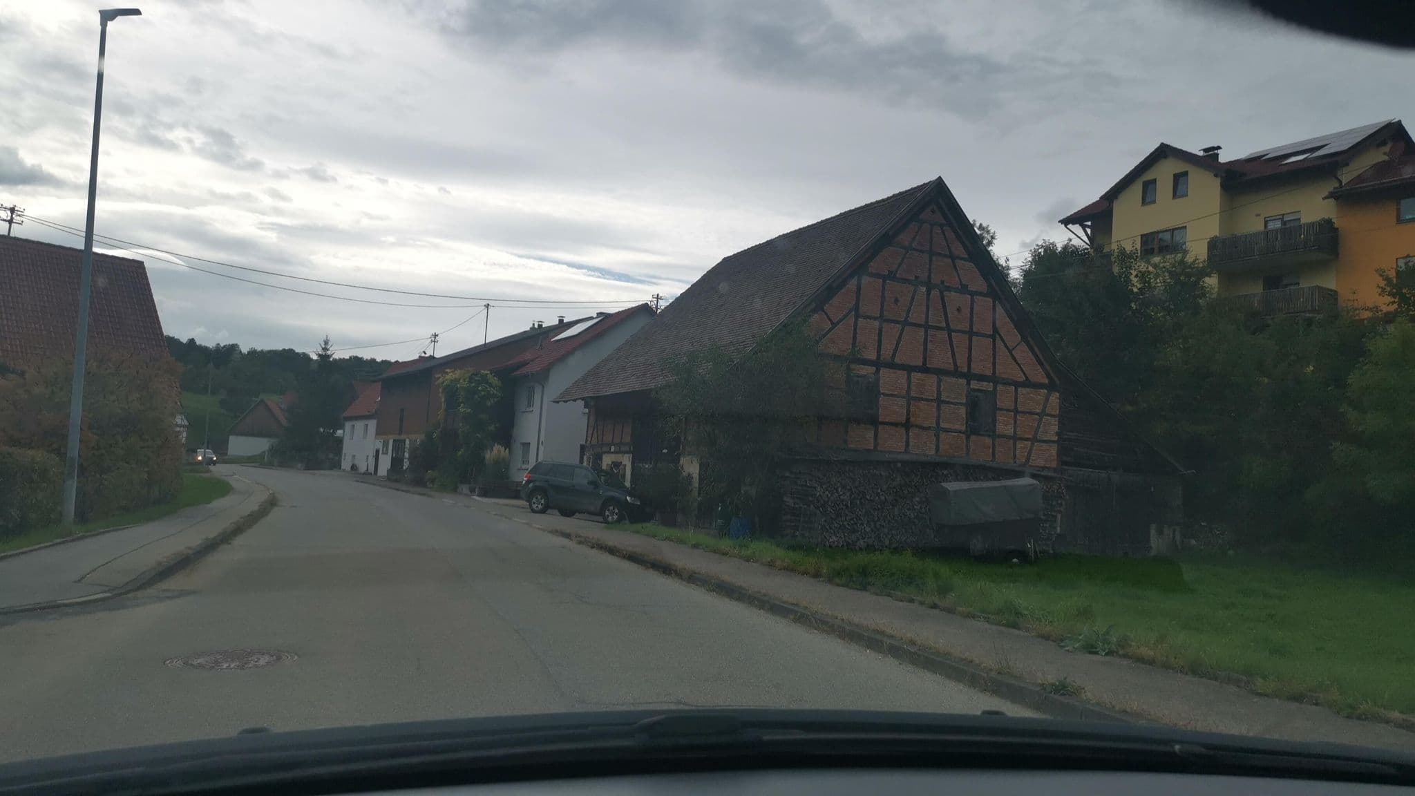Street view near Ferienwohnungen Haus am Sägfelsen - Inh. Fam. C. Kring, Hayingen — © Montalivet (CC BY-SA · Mapillary)