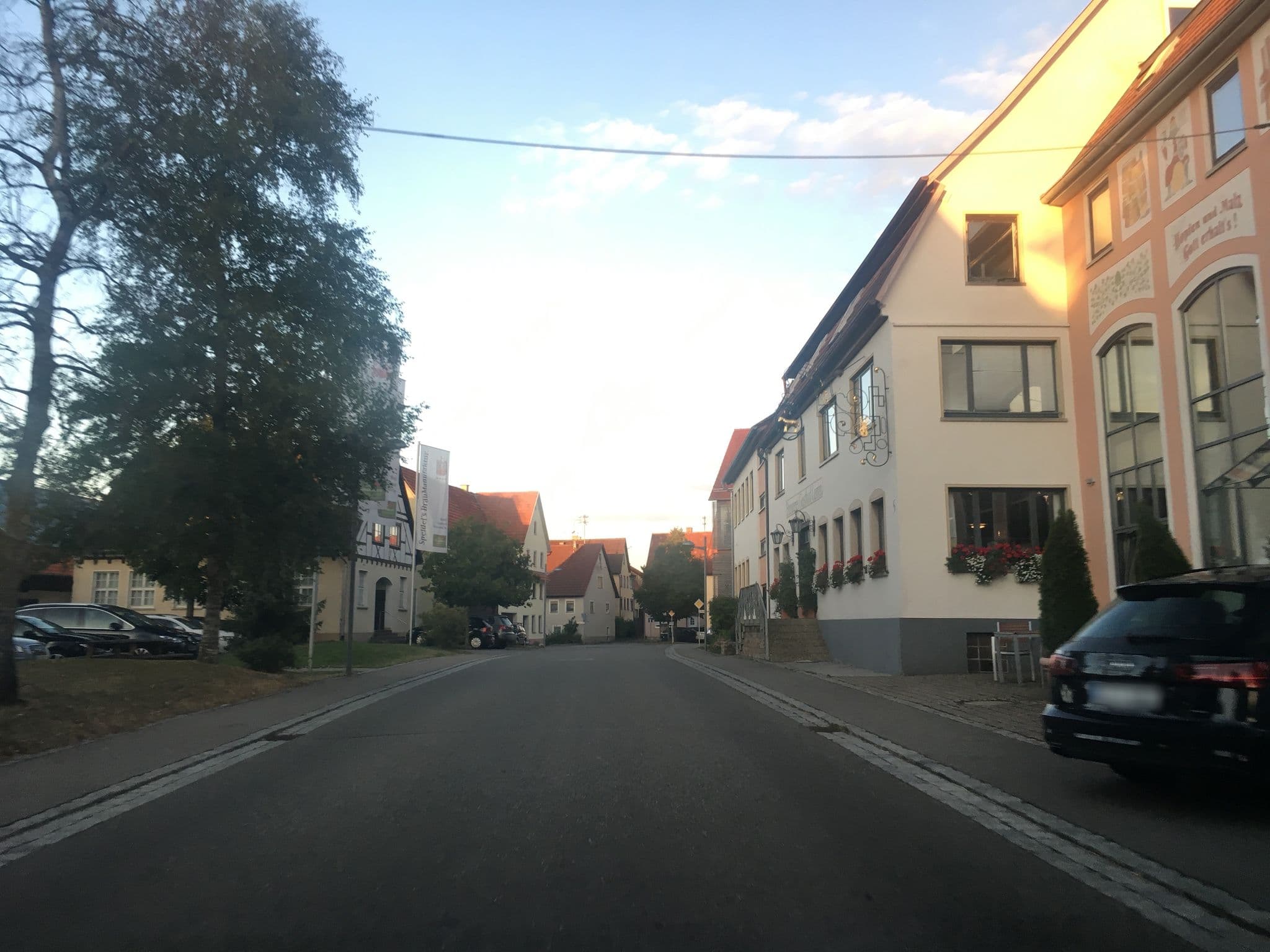 Street view near Speidel's BrauManufaktur - Hotel.Gasthof.Brauerei'le, Gomadingen — © descilla (CC BY-SA · Mapillary)
